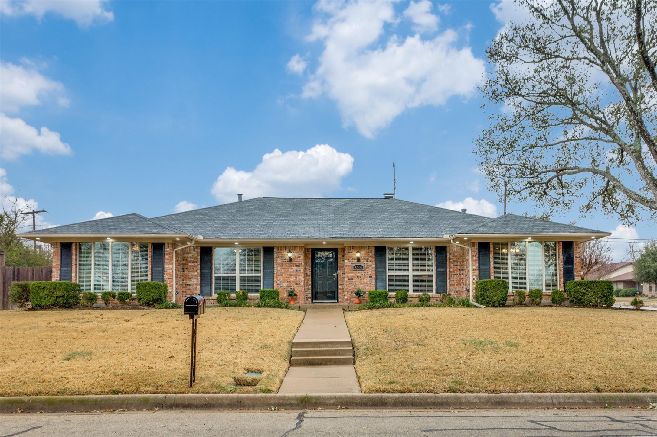 Winesanker Way, Fort Worth, TX 76133