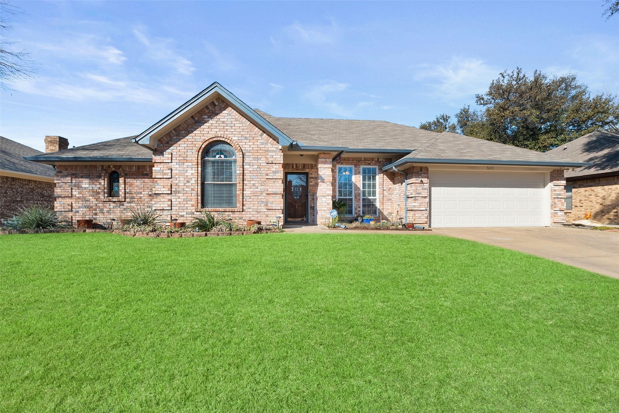 Puerto Vallarta Dr, North Richland Hills, TX 76180