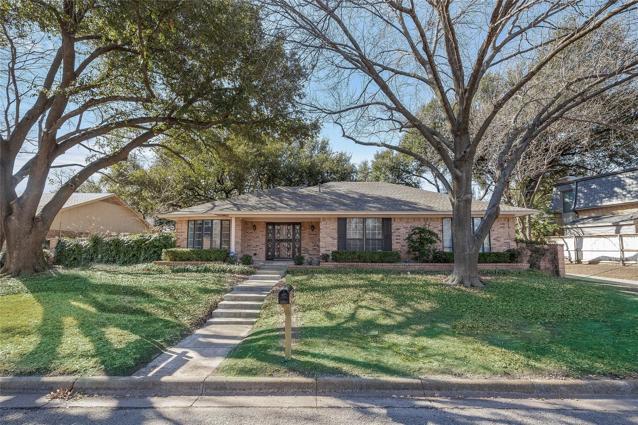 Benbridge Dr, Fort Worth, TX 76107