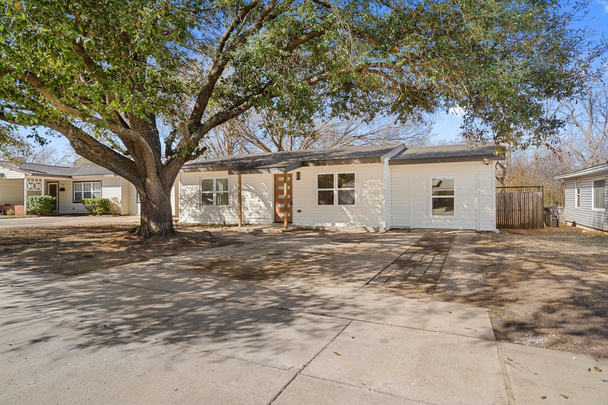 Claudia St, Arlington, TX 76010
