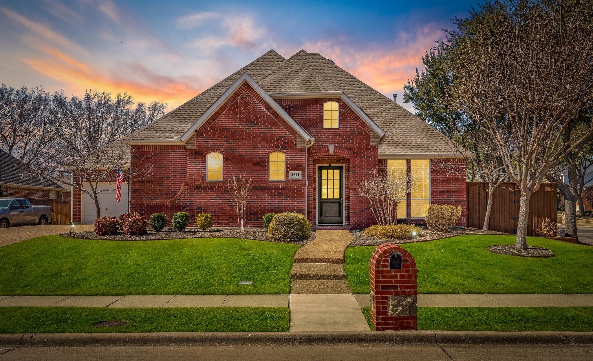 Robbins Dr, Carrollton, TX 75010