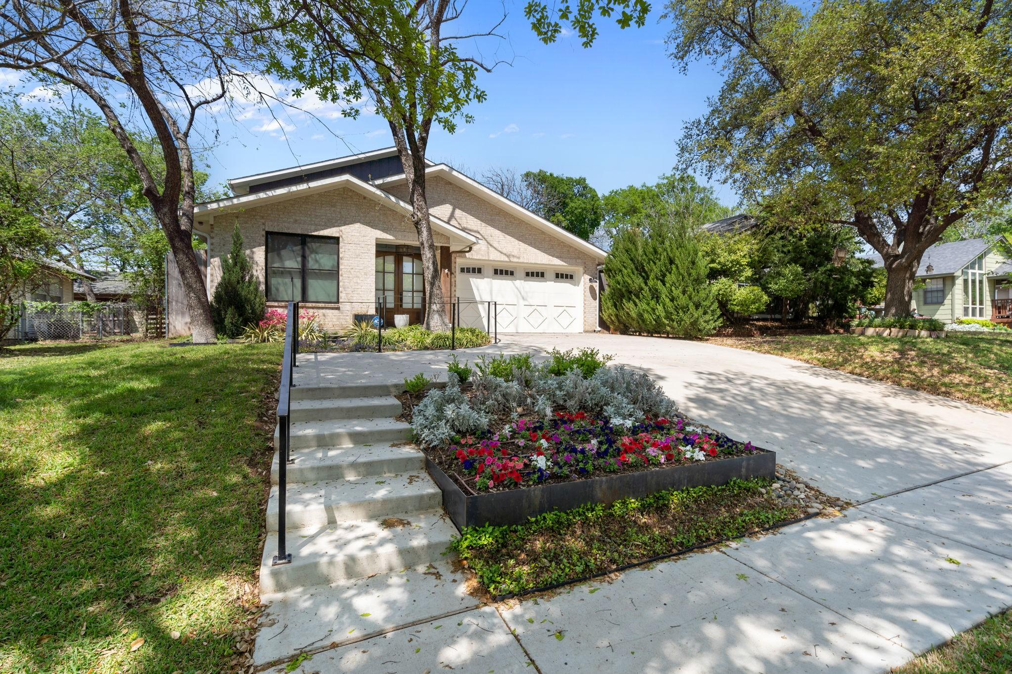 Pershing Ave, Fort Worth, TX 76107
