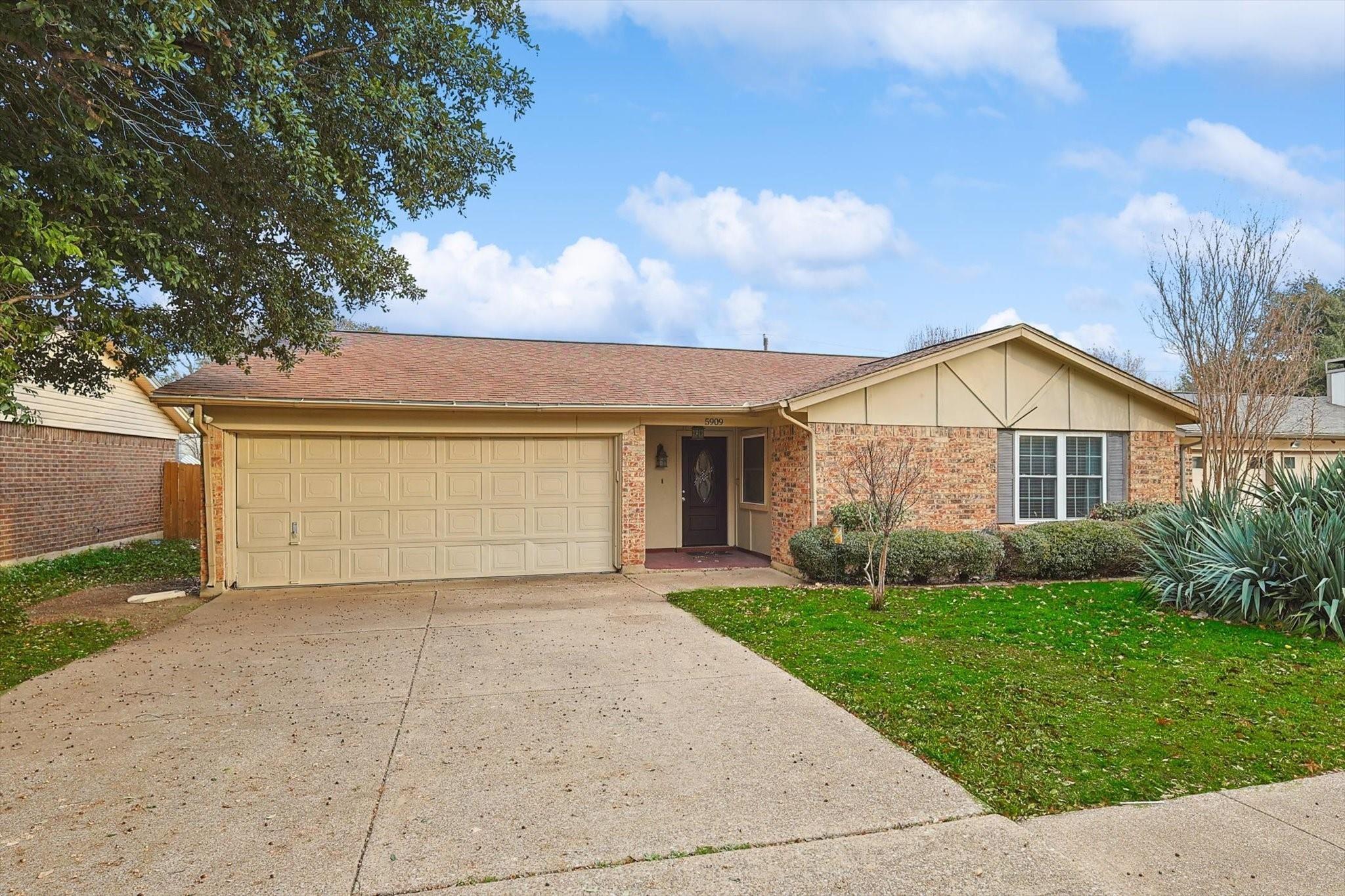 Oak Hill Rd, Watauga, TX 76148