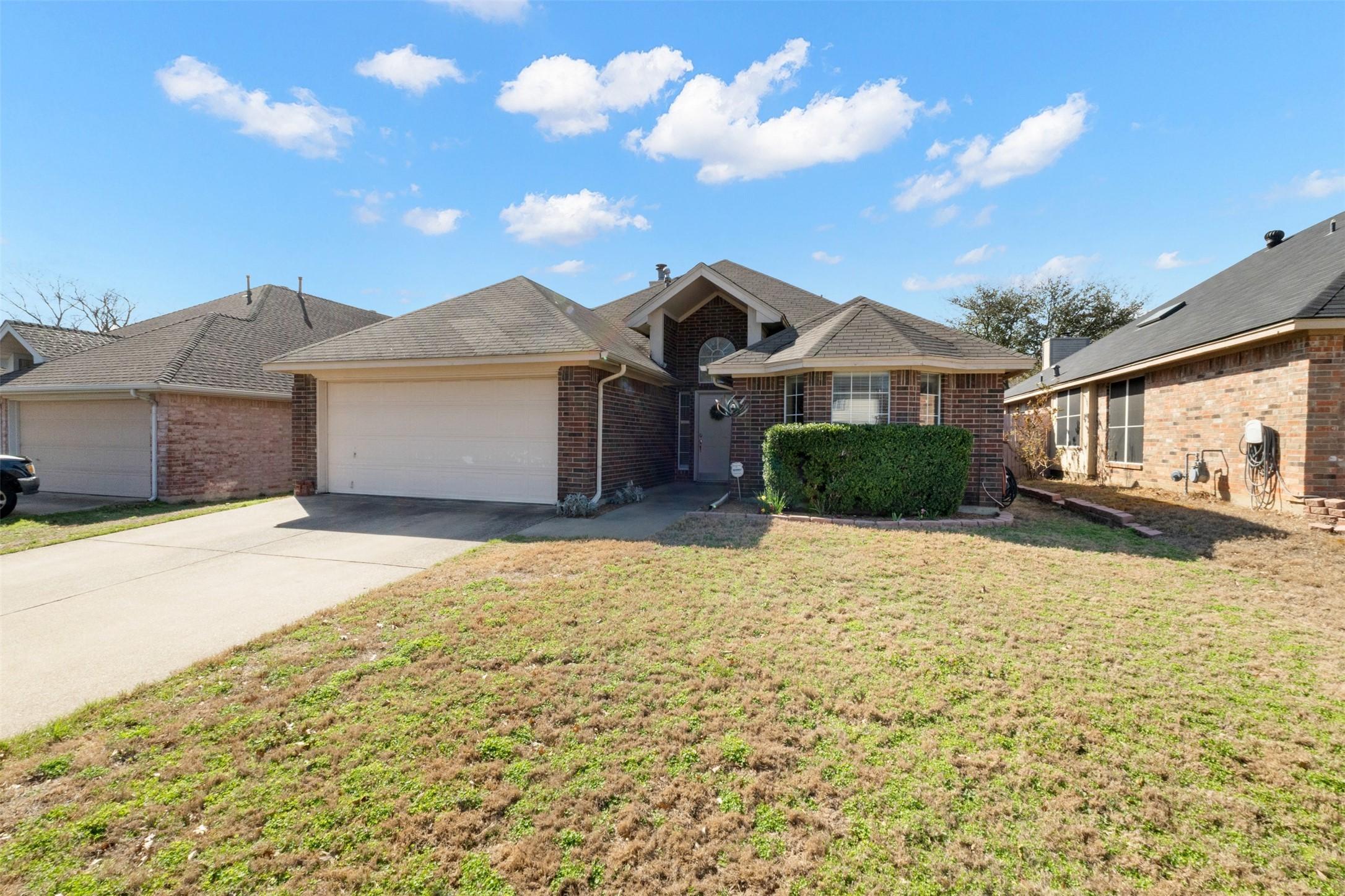 Birchbend Ln, Fort Worth, TX 76137