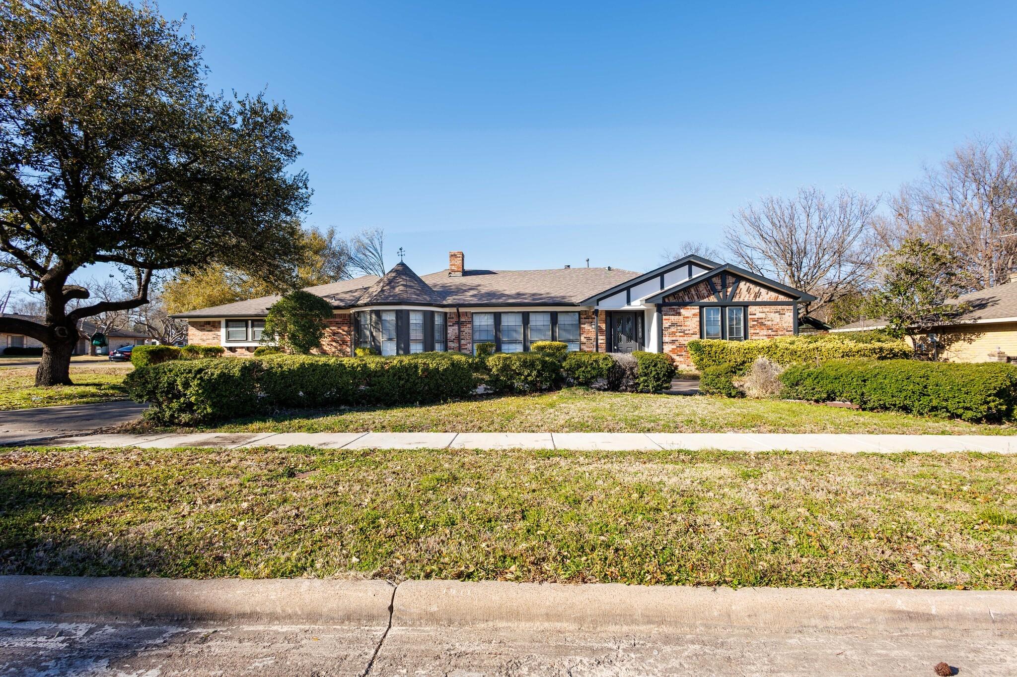 Candlewood Ln, Garland, TX 75041
