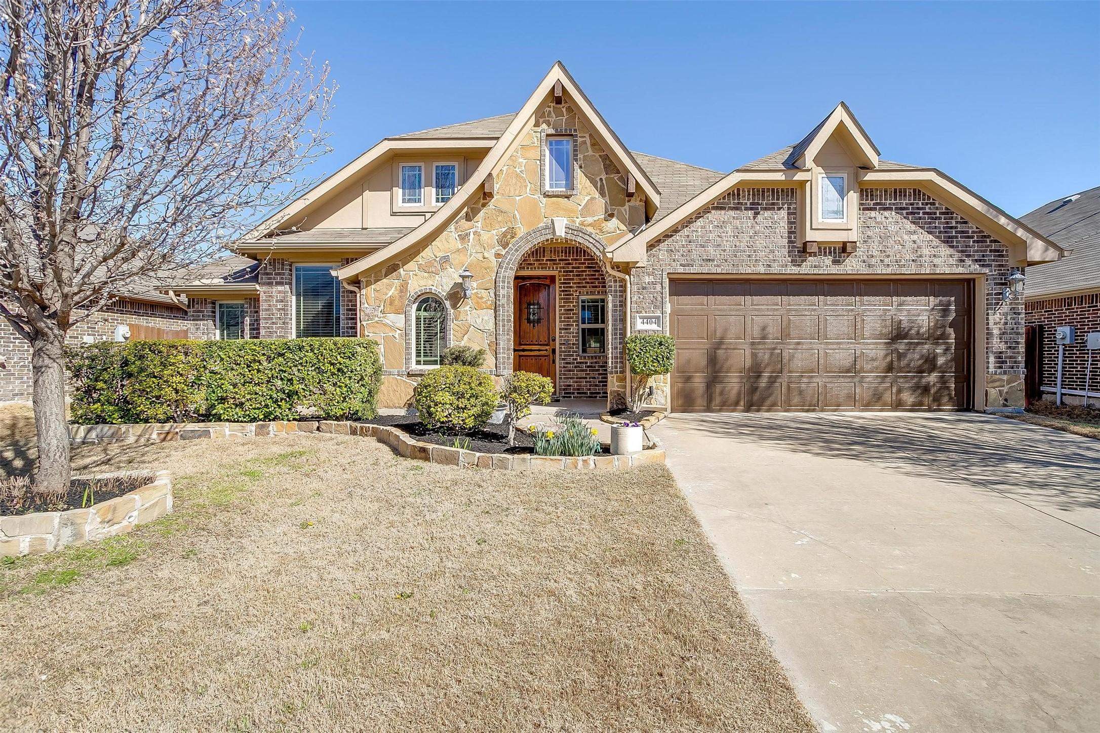 Lugano Ter, Crowley, TX 76036