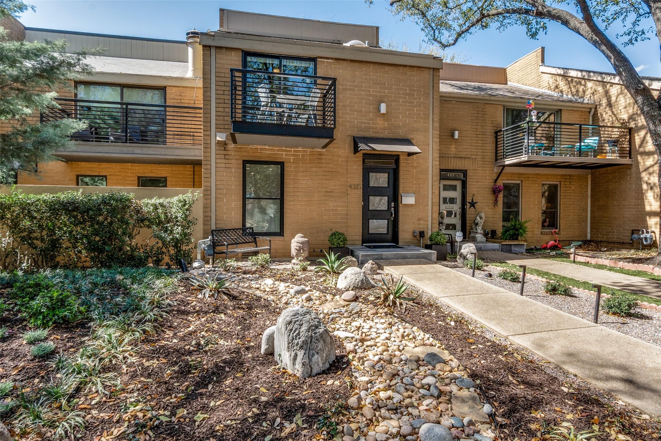 Travis St, Dallas, TX 75205