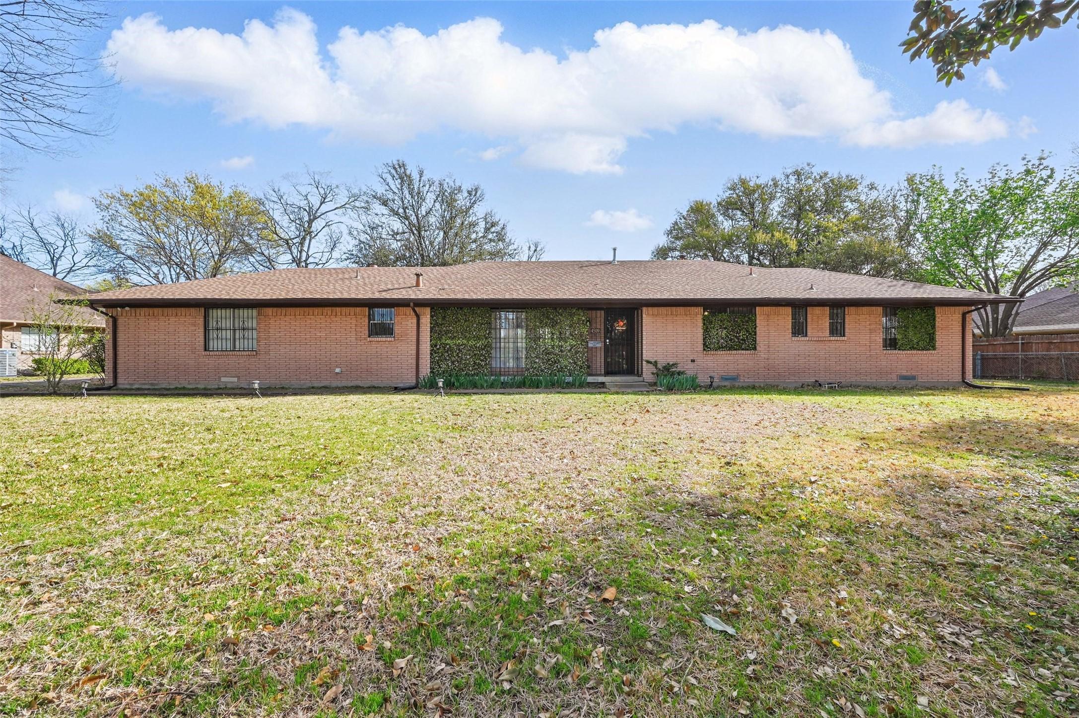 Ivy Dr, Mesquite, TX 75150