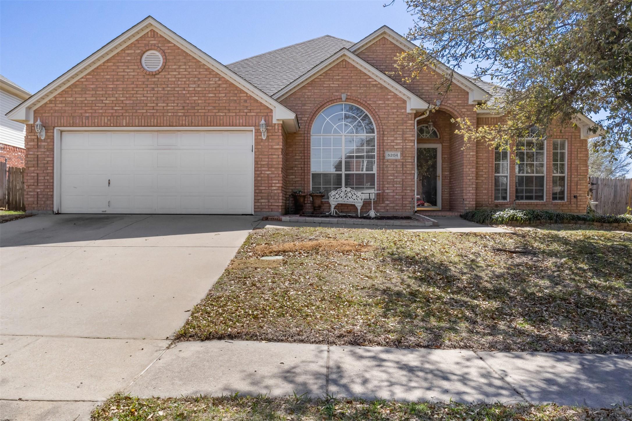 Spanish River Trl, Fort Worth, TX 76137