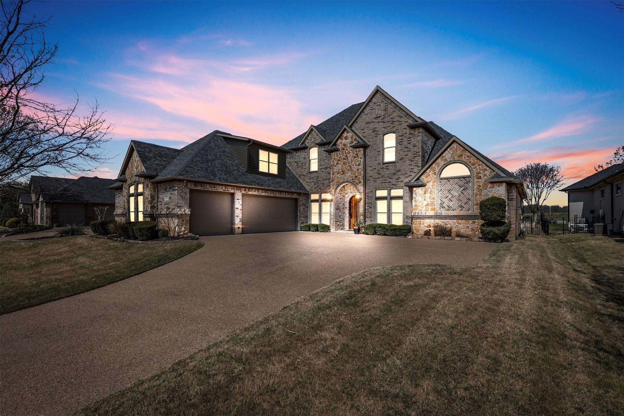 Thomas Crossing Dr, Burleson, TX 76028