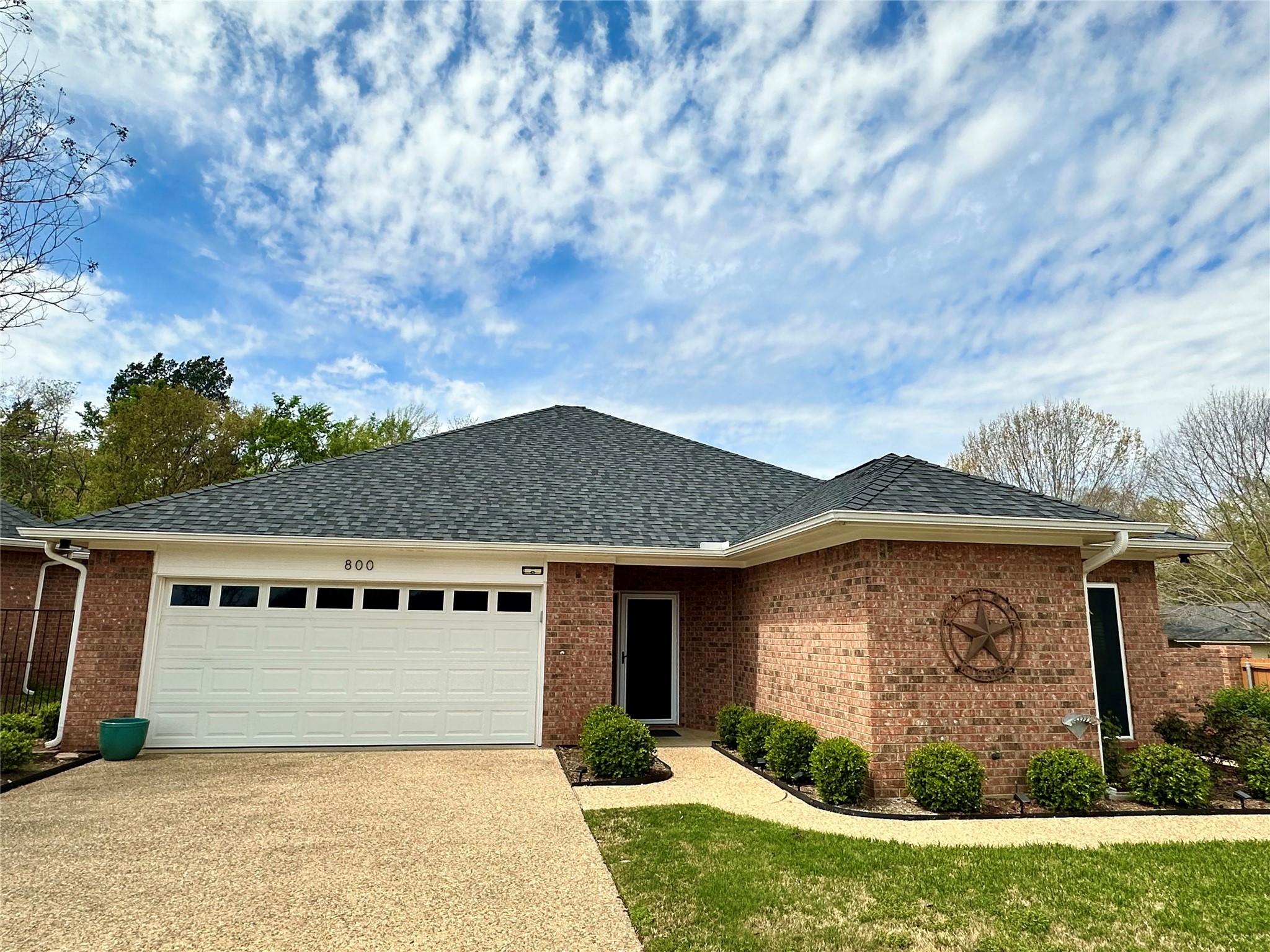Toribrooke Pl, Athens, TX 75751