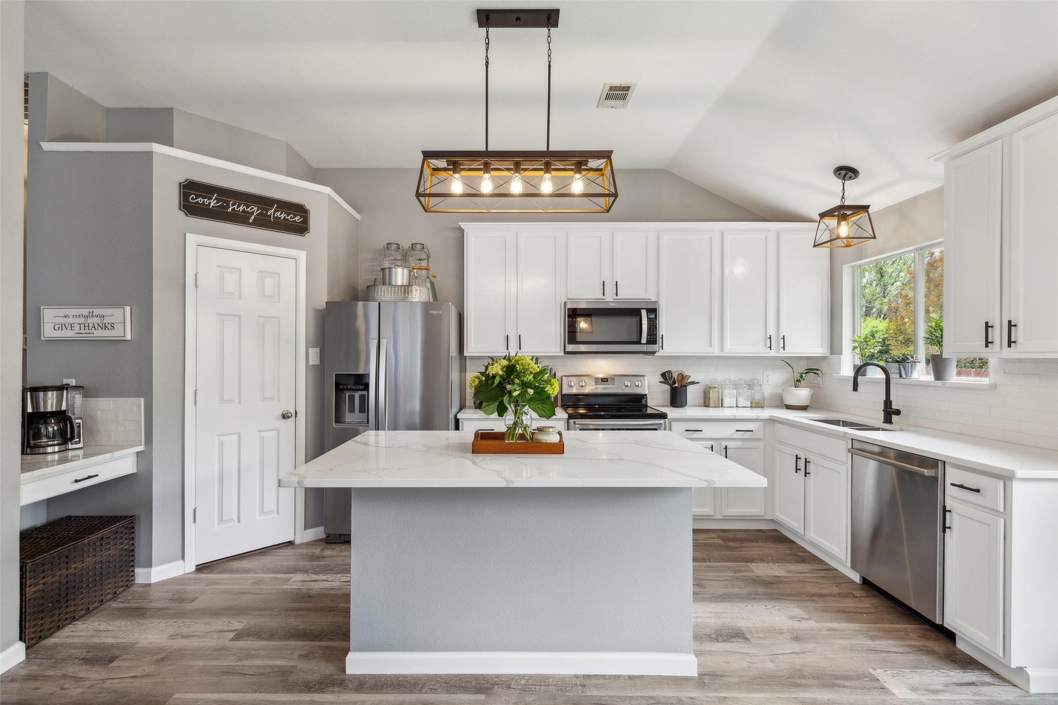 Summer Oaks Ln, Fort Worth, TX 76123