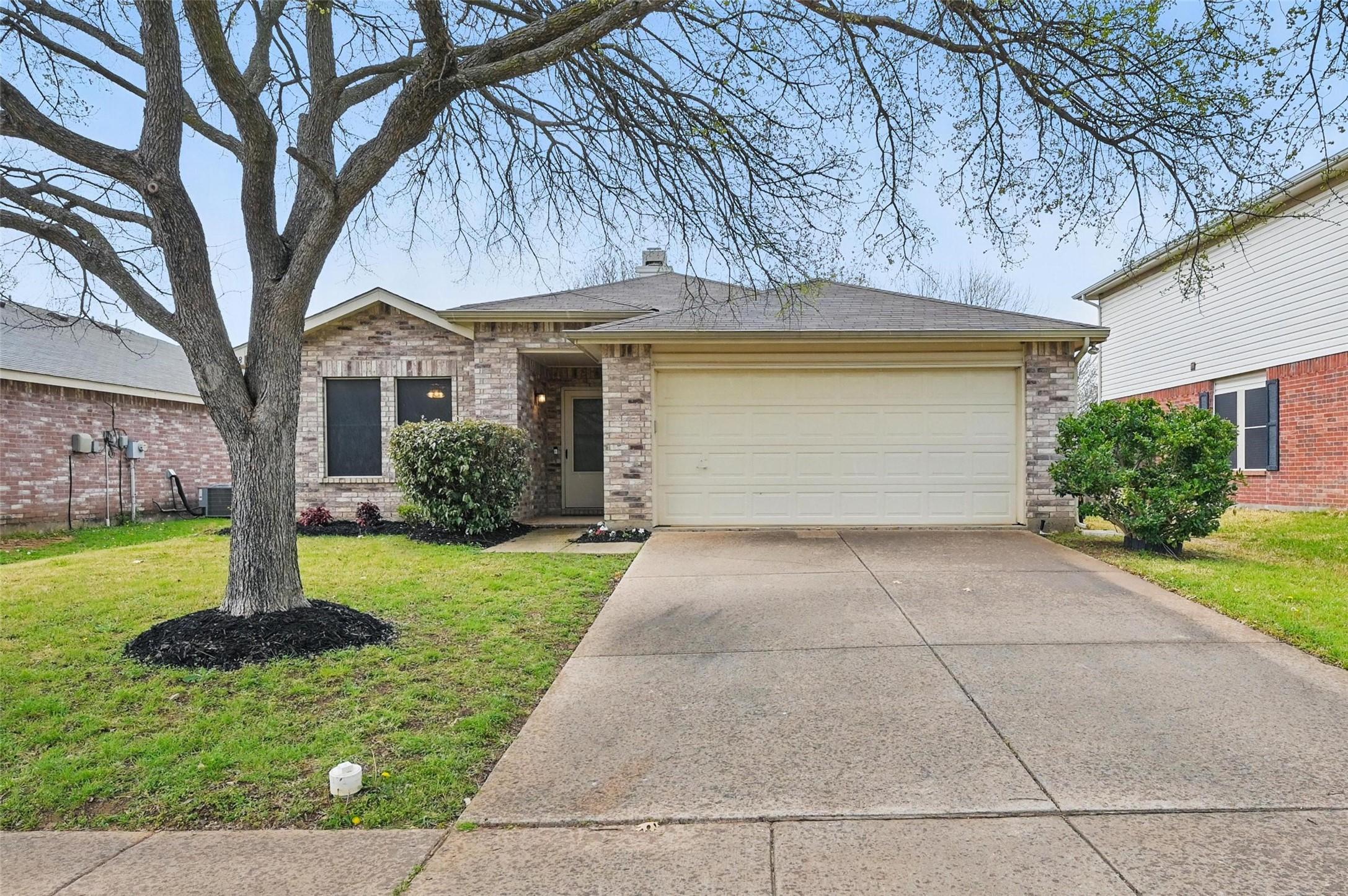 Canoe Ridge Ln, Denton, TX 76210