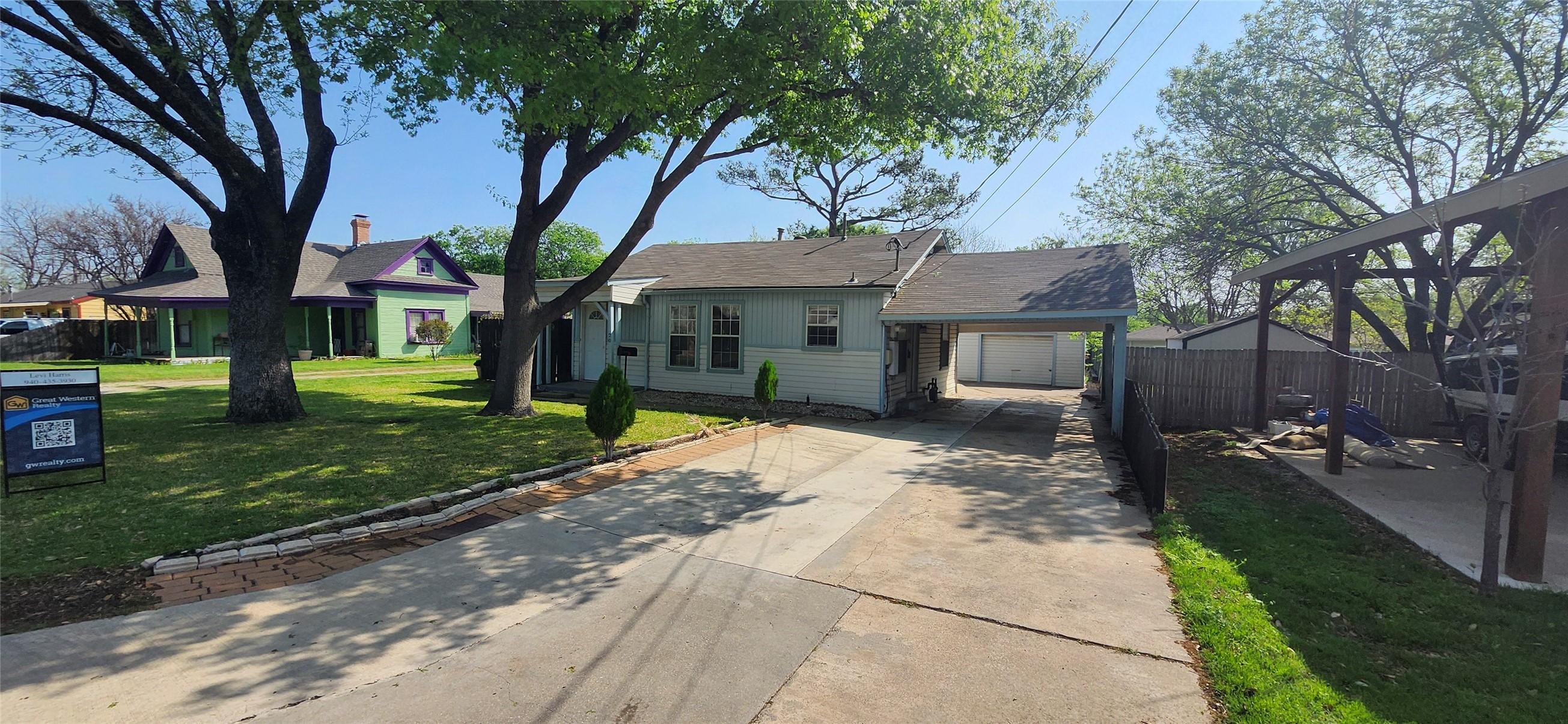 N Charles St, Lewisville, TX 75057