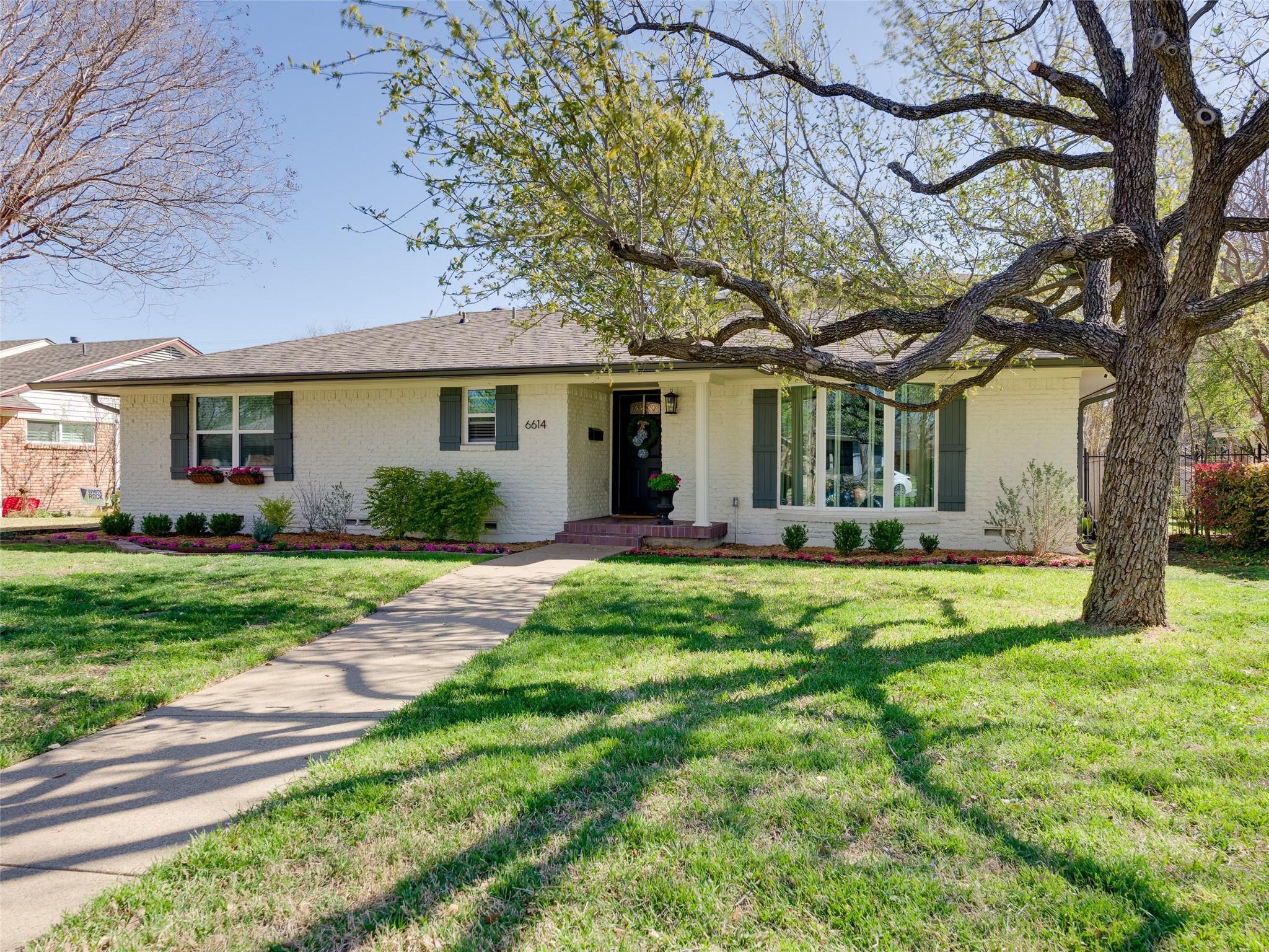 Kingsbury Dr, Dallas, TX 75231