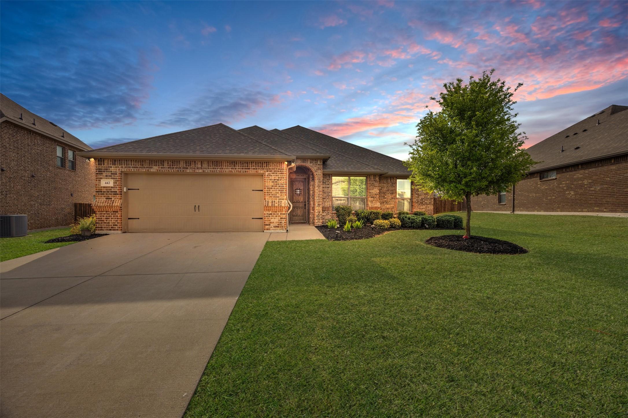 Canterbury Dr, Midlothian, TX 76065