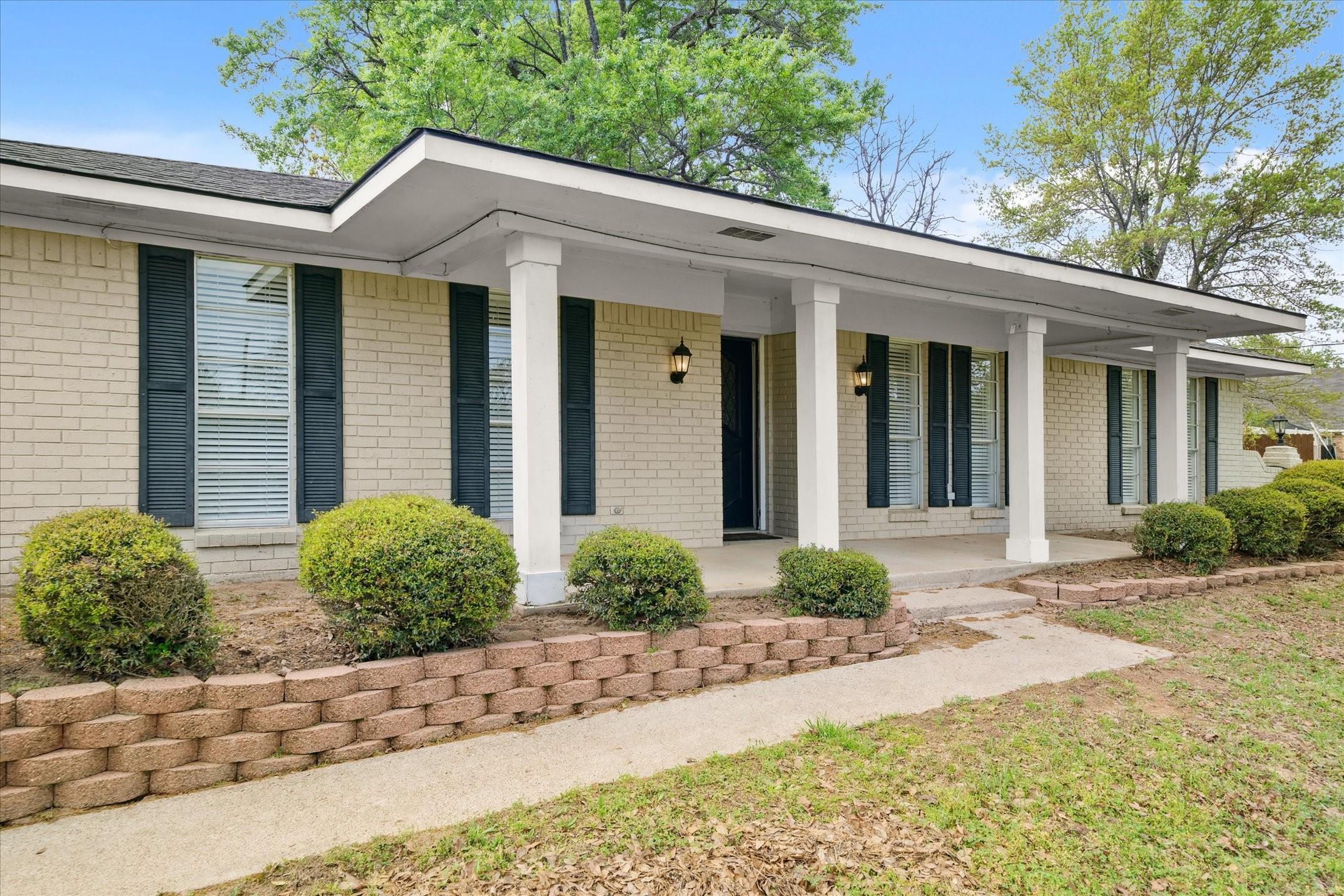 W College St, Canton, TX 75103