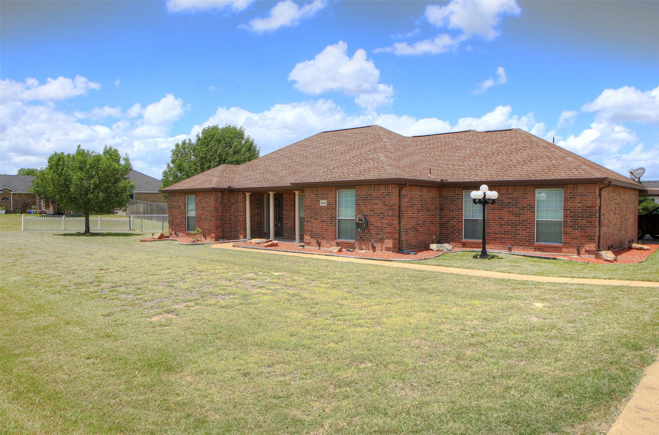 Mattie Ln, Waxahachie, TX 75167