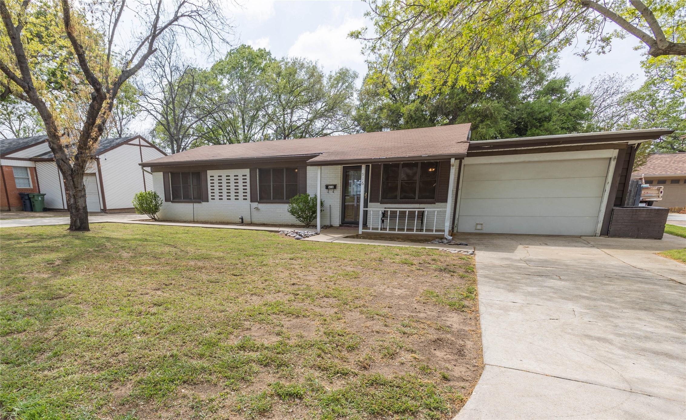 Gaye Ln, Arlington, TX 76012