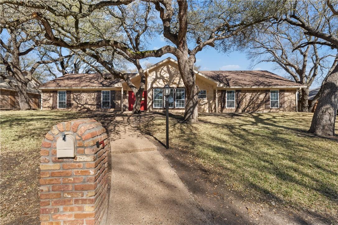 Woodcreek Dr, Woodway, TX 76712