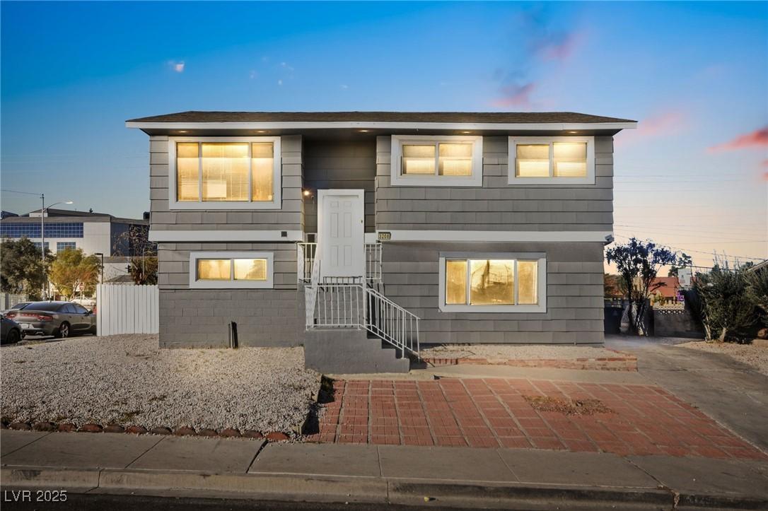 Alcoa Ave, Las Vegas, NV 89102
