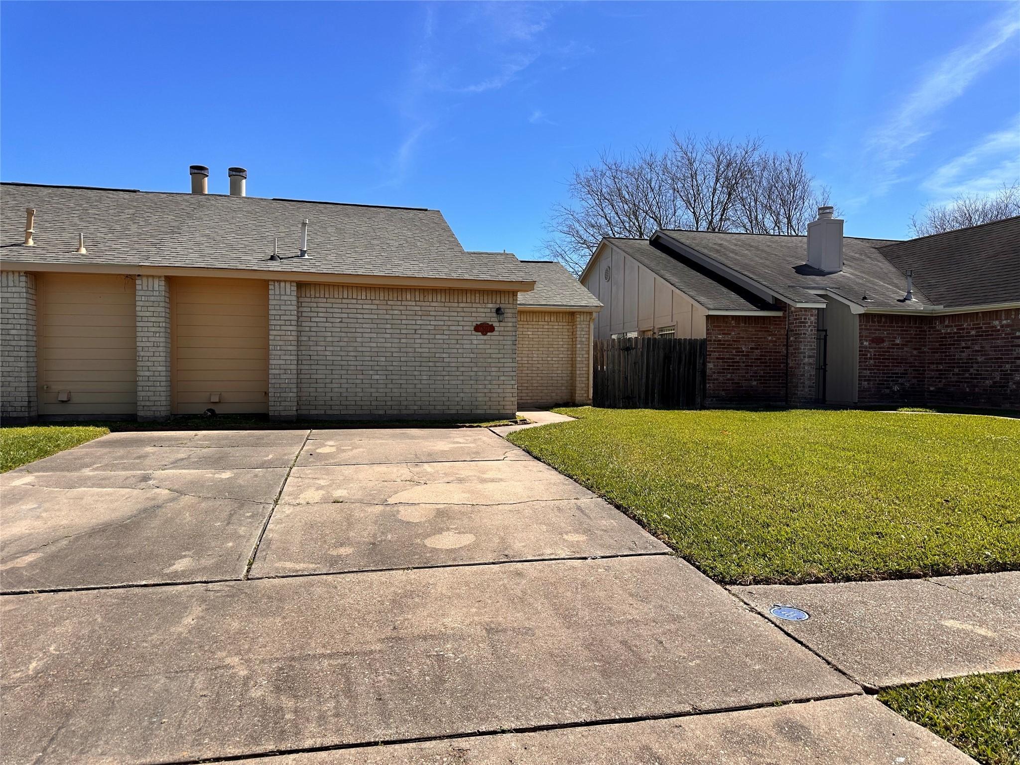 Monte Carlo Ln, Houston, TX 77053