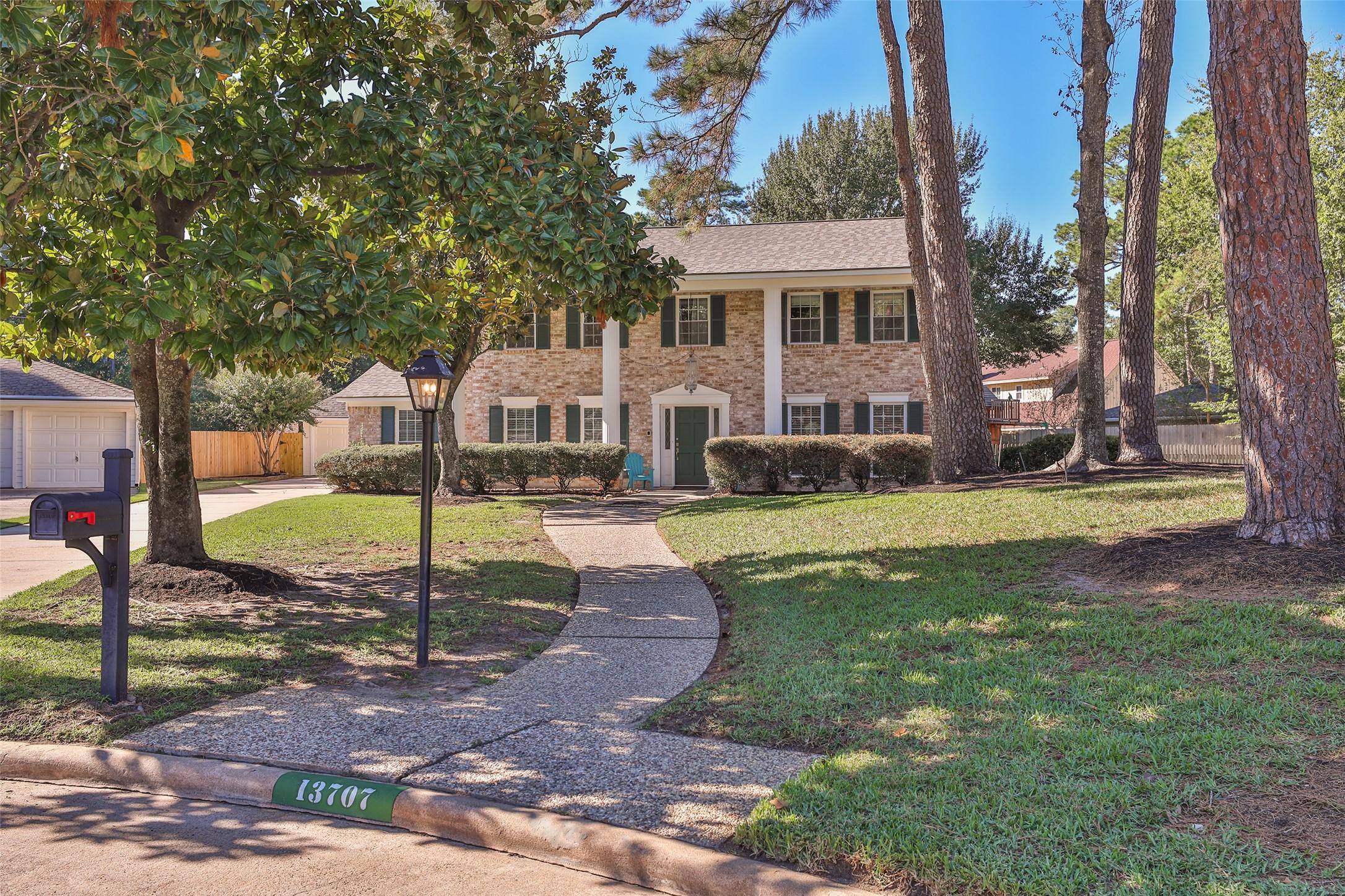Foxmoor Ln, Houston, TX 77069