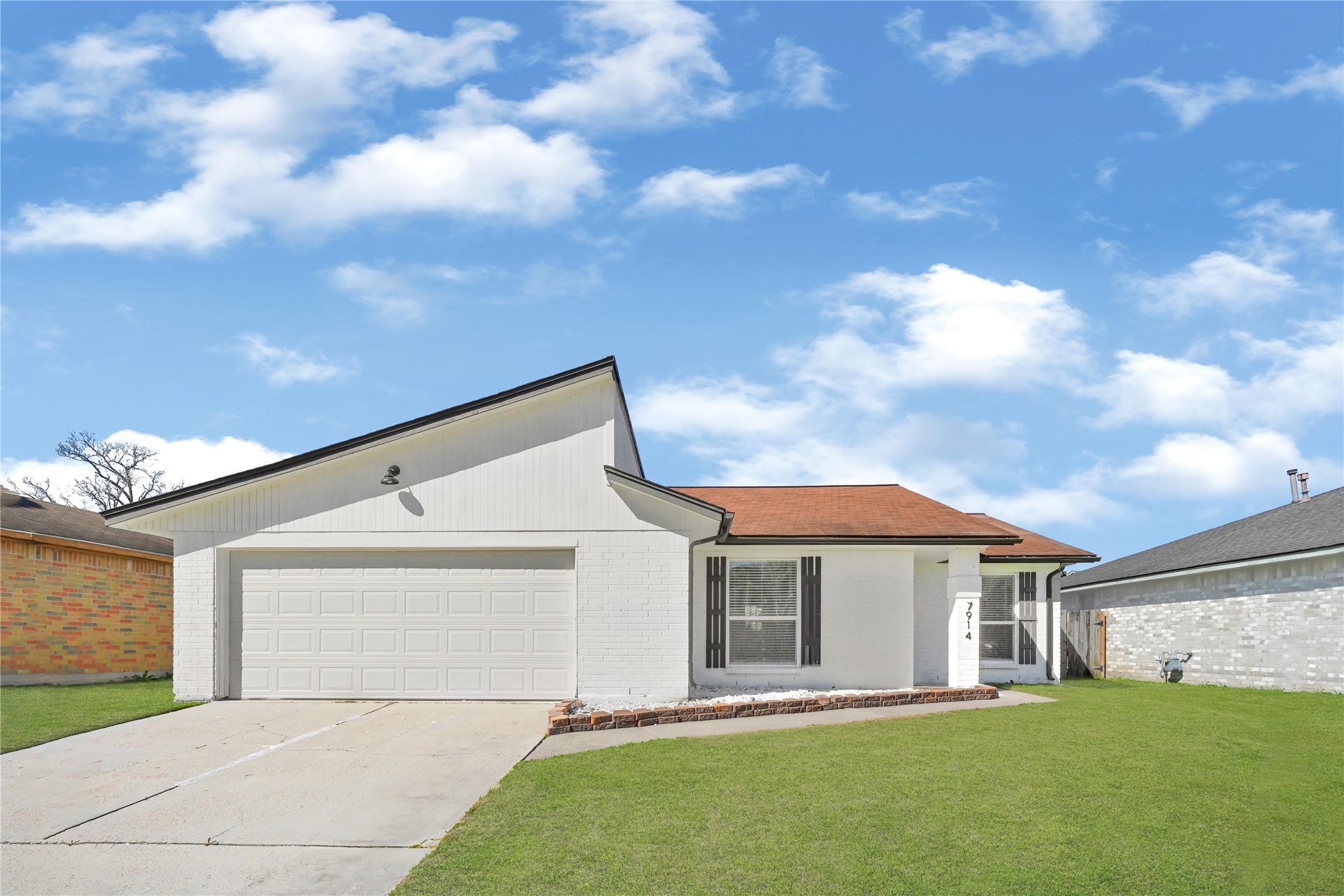 Split Oak Dr, Houston, TX 77040