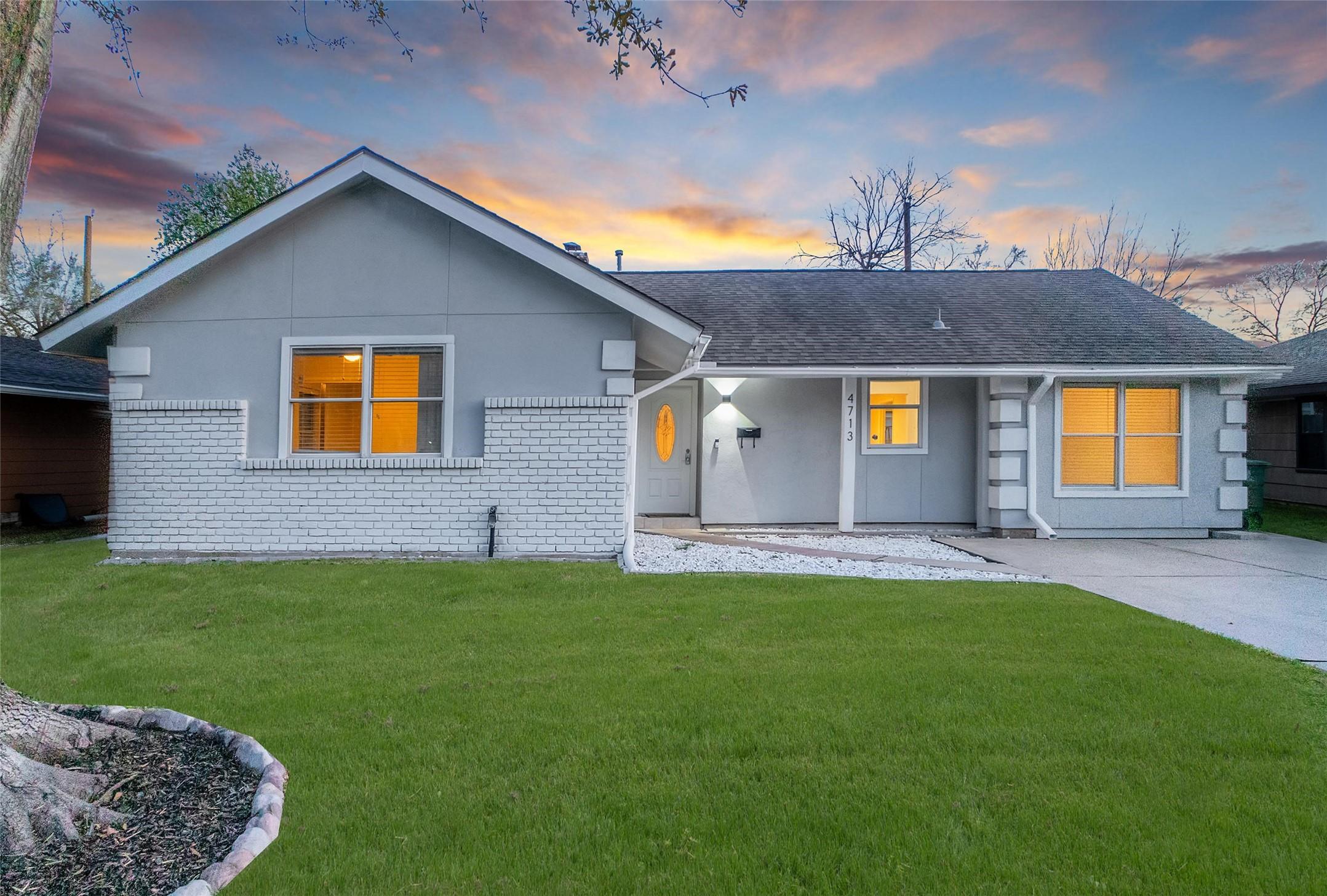 W 43rd St, Houston, TX 77092