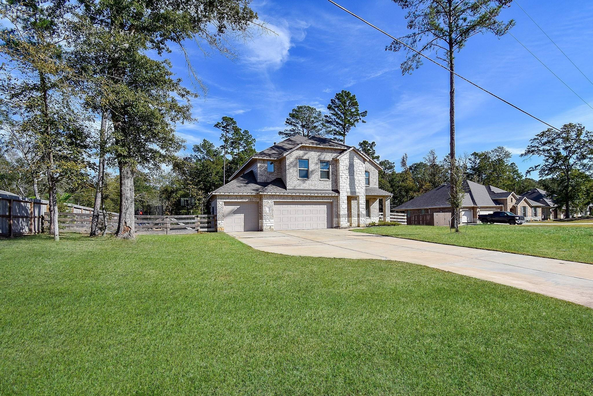 Leila Ln, New Waverly, TX 77358