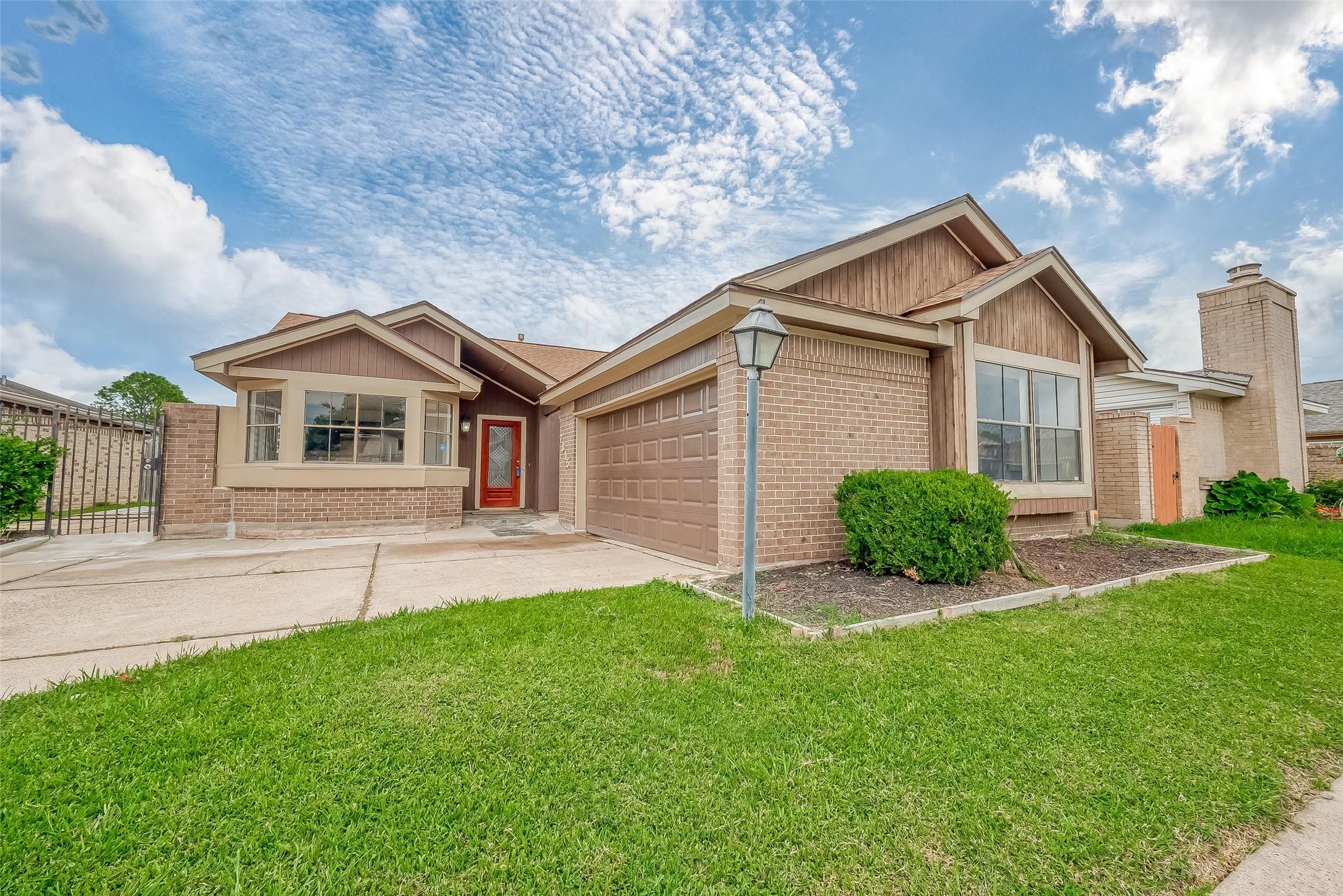 Micheline Cir, Houston, TX 77071