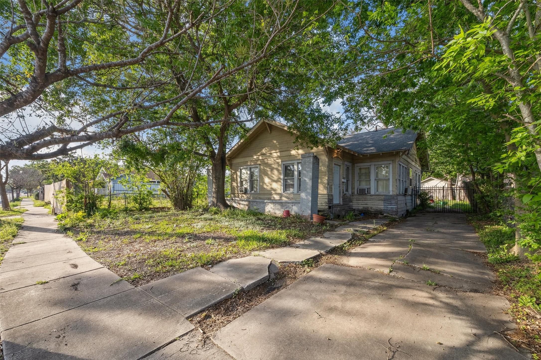 Polk St, Houston, TX 77023