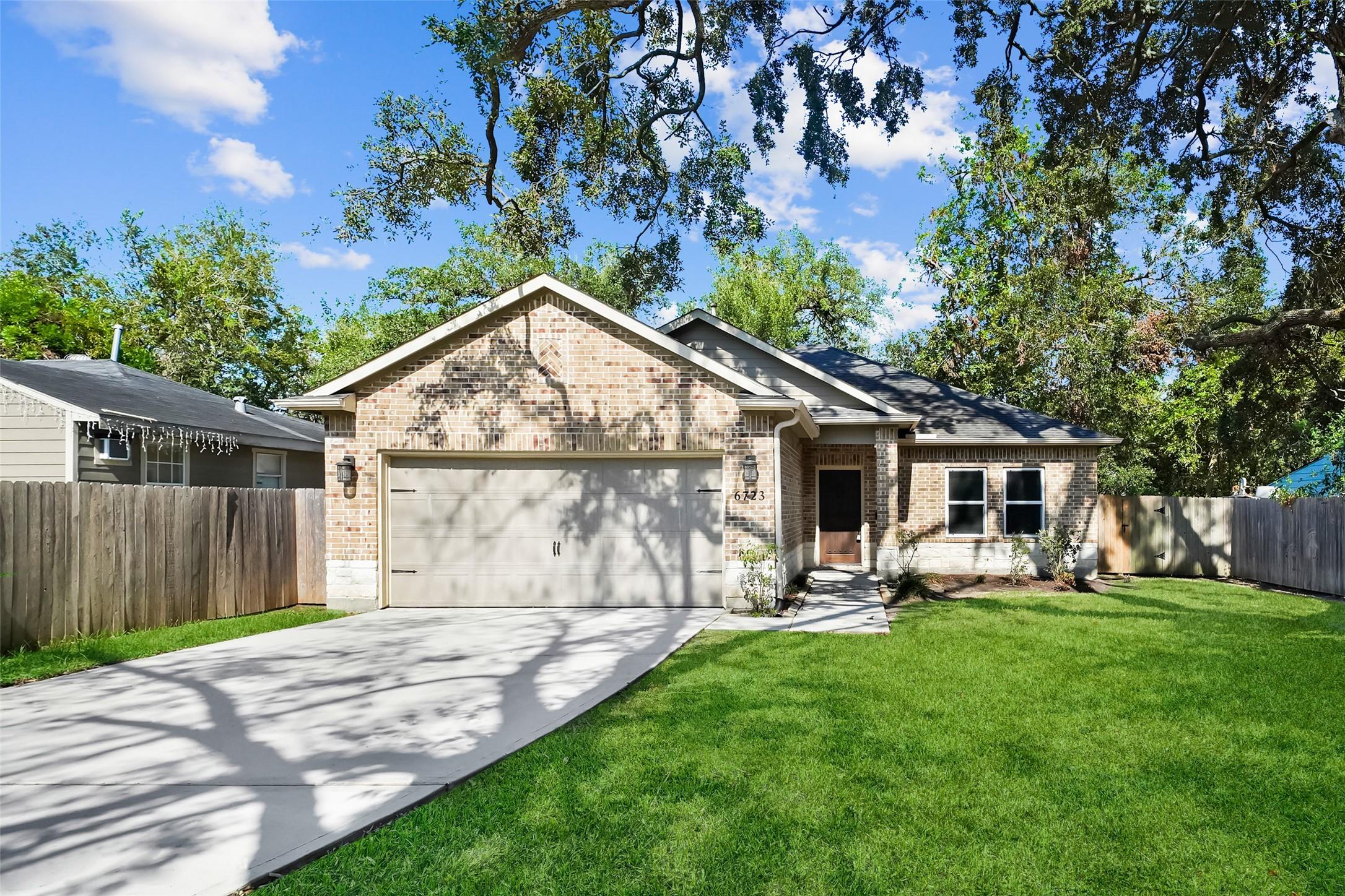 Evans St, Houston, TX 77061