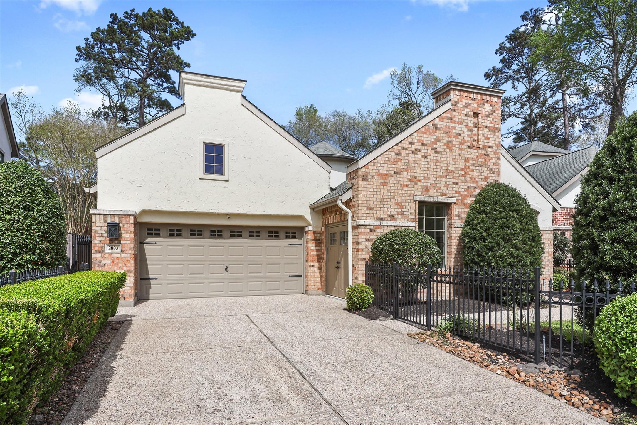 N Cotswold Manor Dr, Kingwood, TX 77339