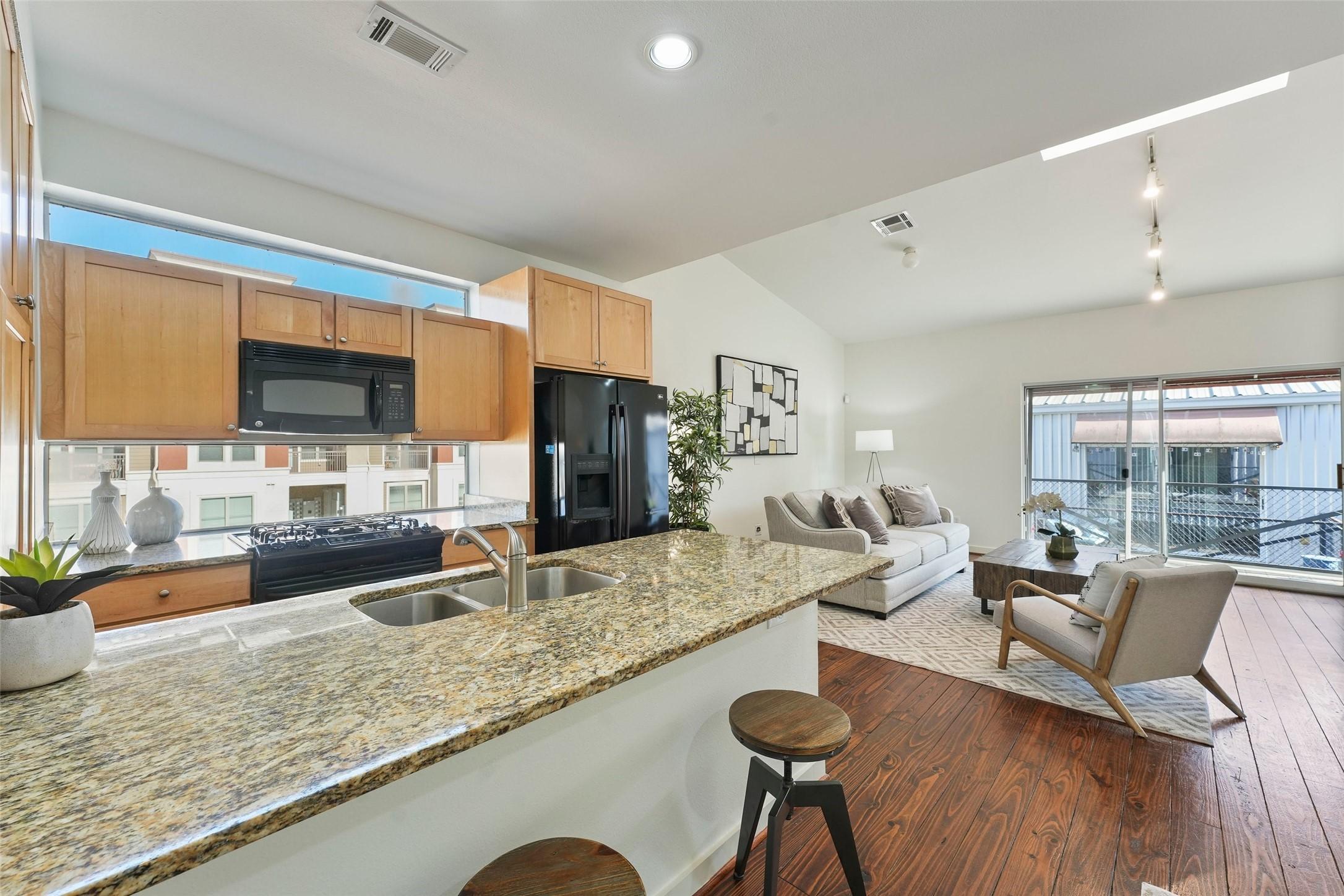 N Ennis St, Houston, TX 77003