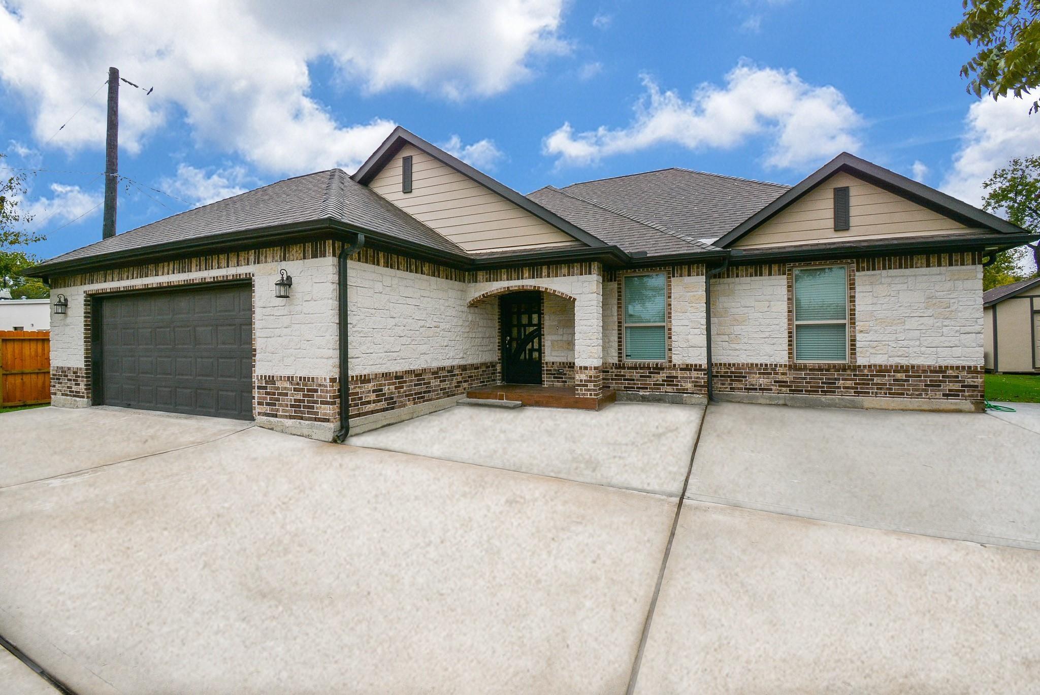 Dolly Wright St, Houston, TX 77088