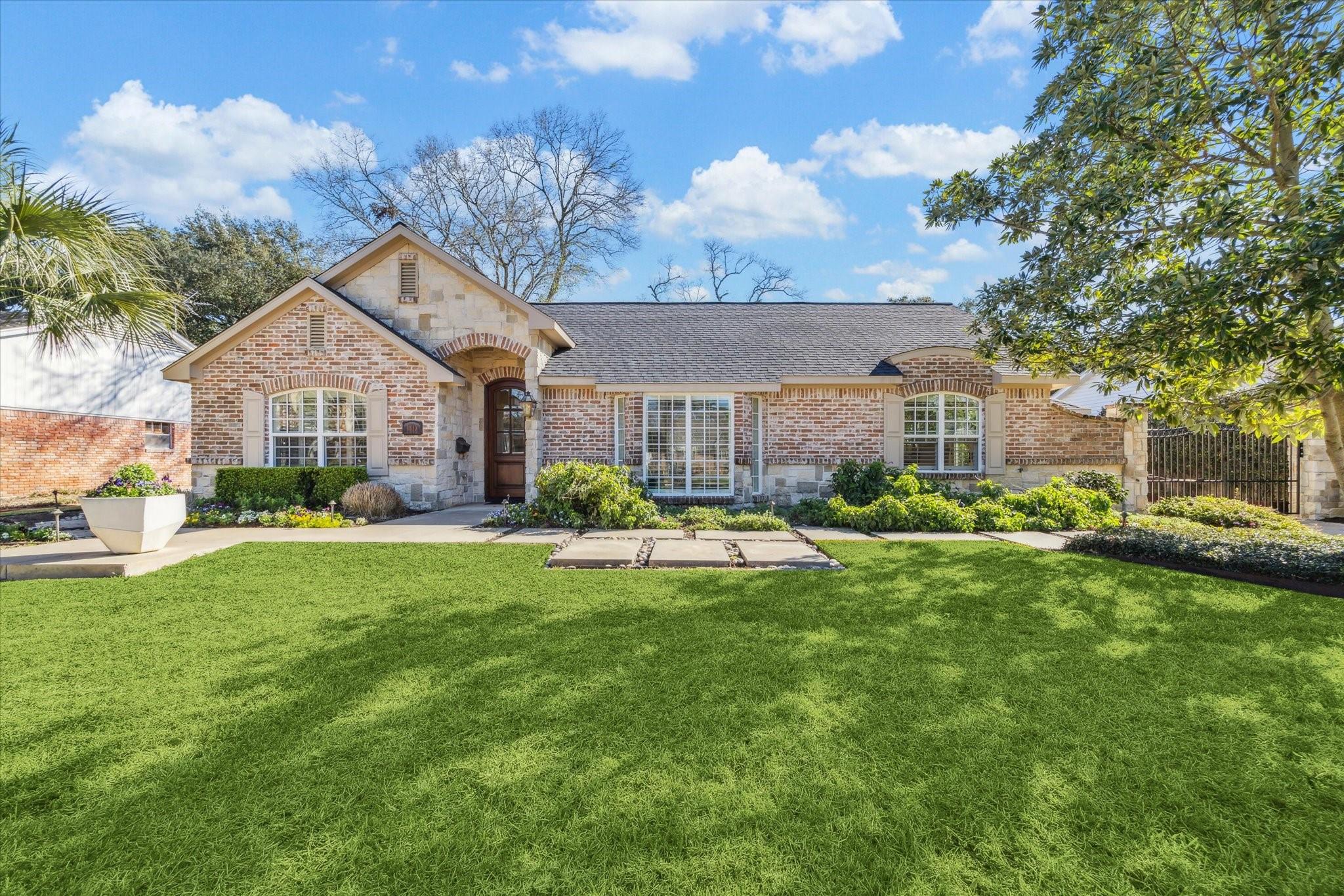 Meadow Lake Ln, Houston, TX 77063