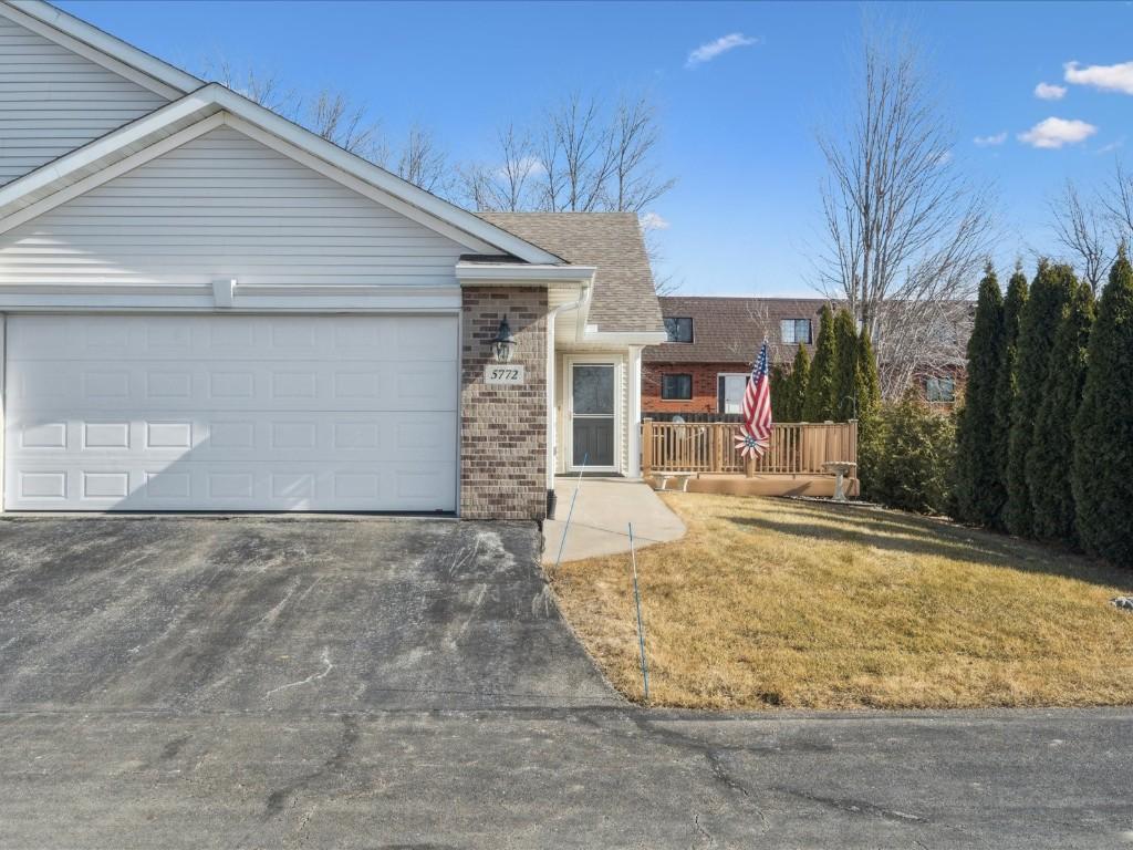 Oakwood Ave Ne, Cedar Rapids, IA 52402