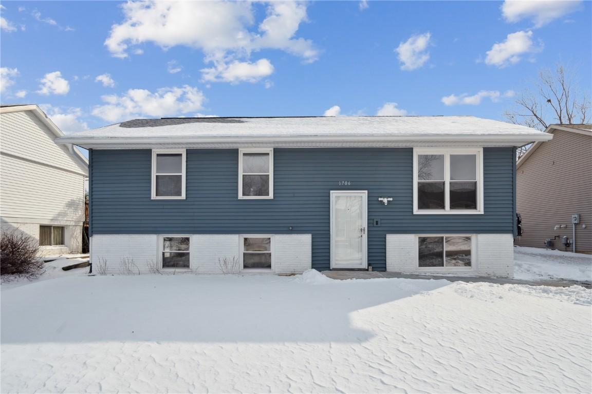 Arbor Ln Ne, Cedar Rapids, IA 52402