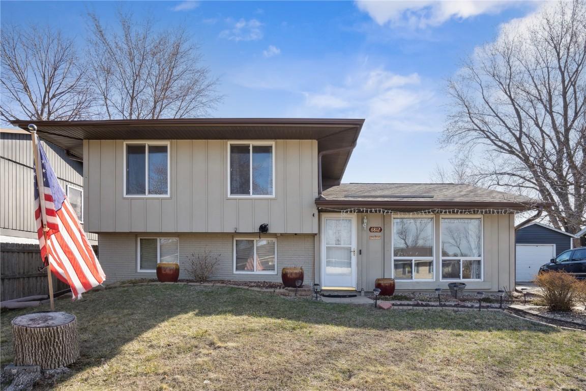 Stonybrook Ln Ne, Cedar Rapids, IA 52402