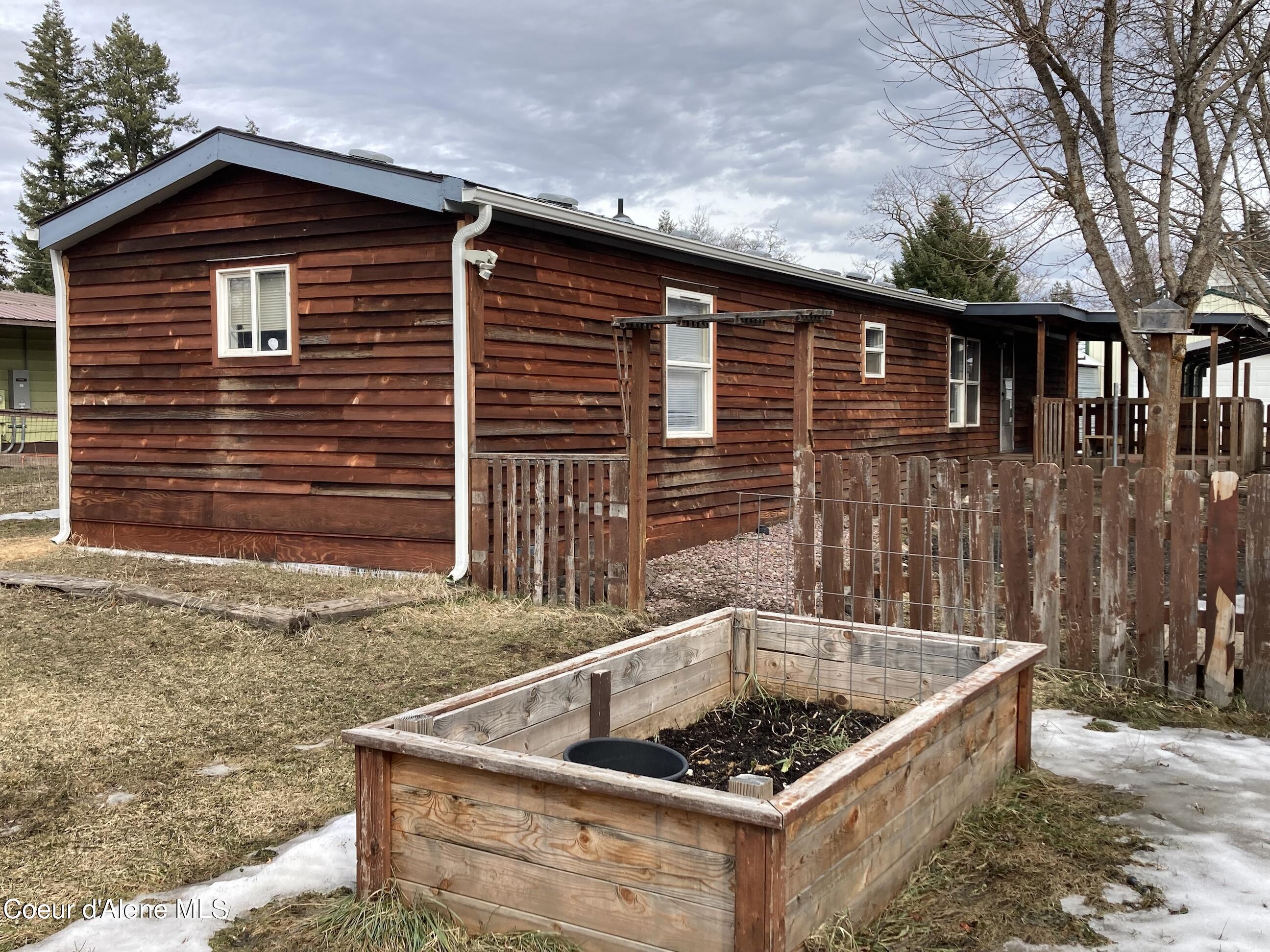 N 2nd Ave, Spirit Lake, ID 83869