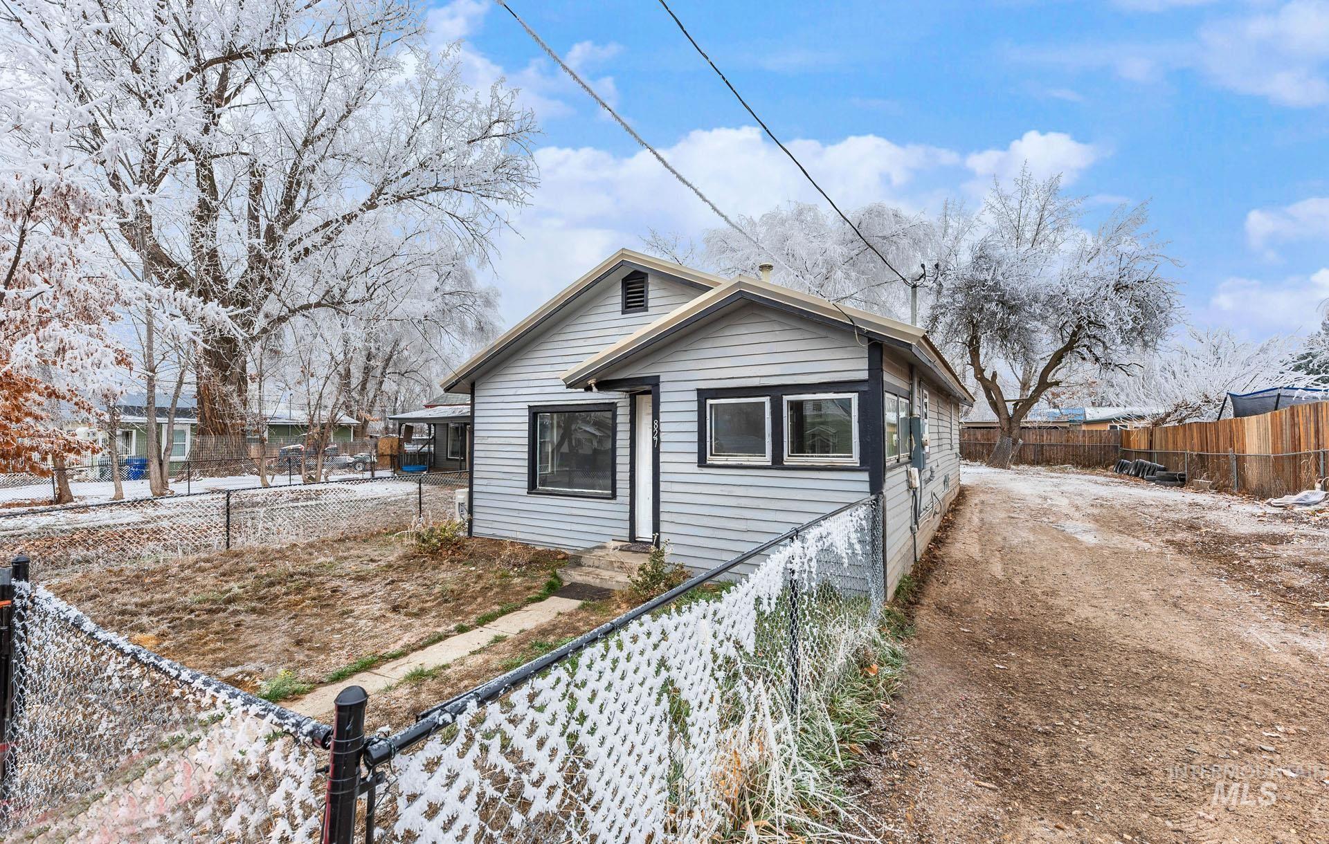 8th Ave N, Payette, ID 83661