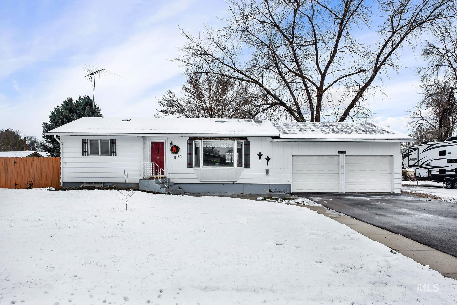 E Park St, Weiser, ID 83672