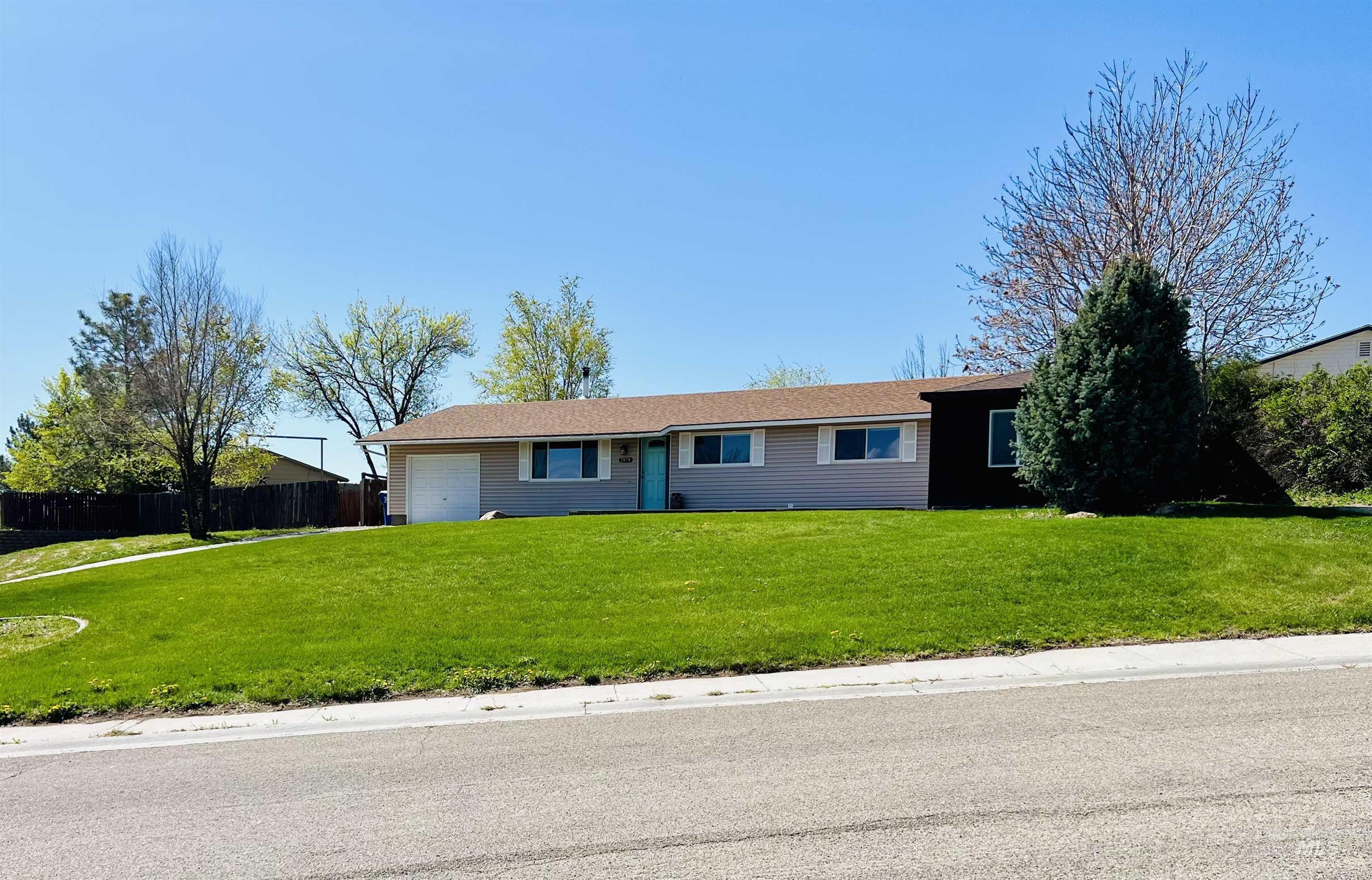 S Cross Fox Dr, Boise, ID 83709
