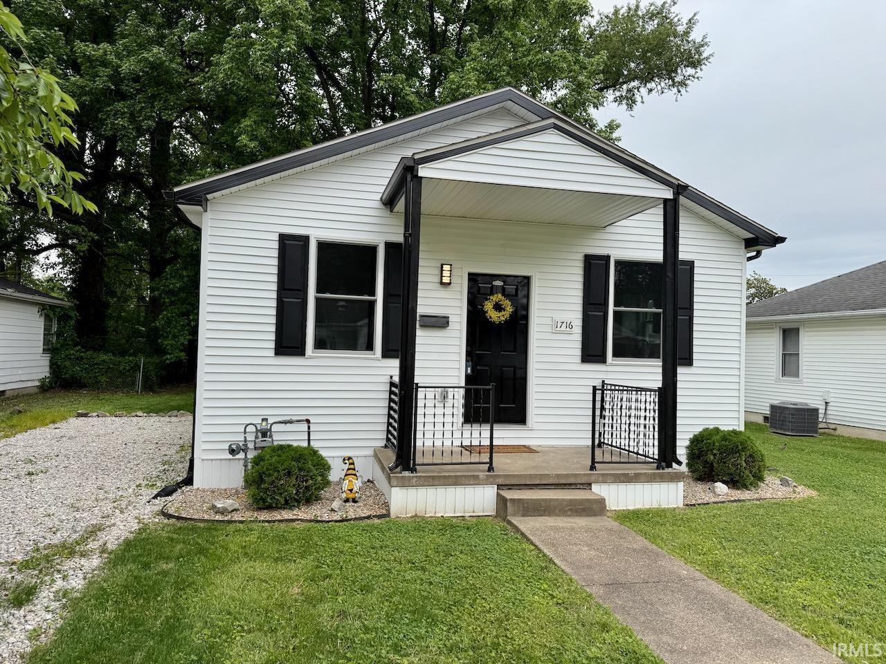 Taylor Ave, Evansville, IN 47714