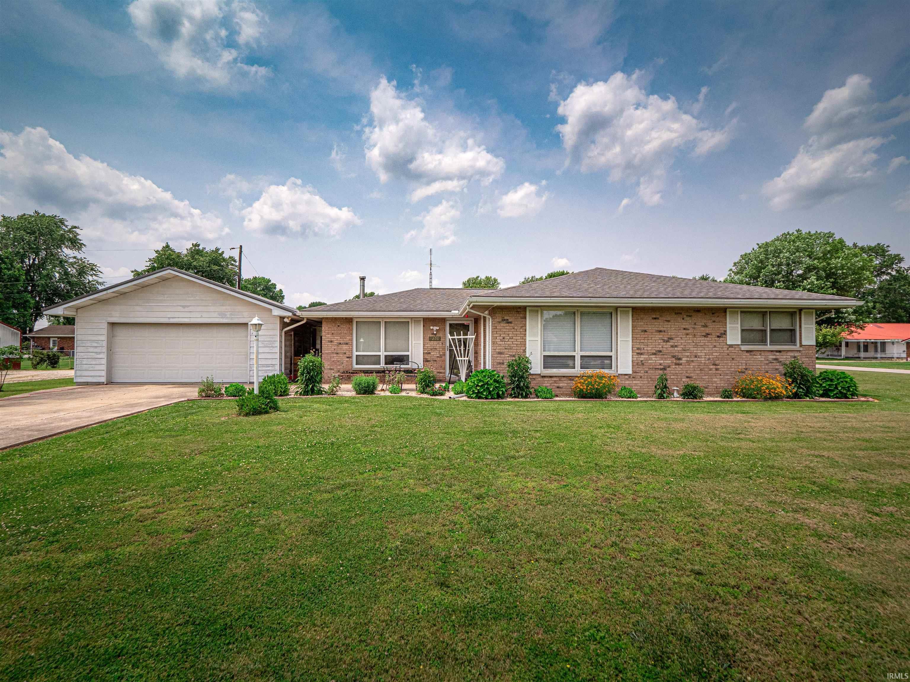 N Meadowbrook Ln, Petersburg, IN 47567