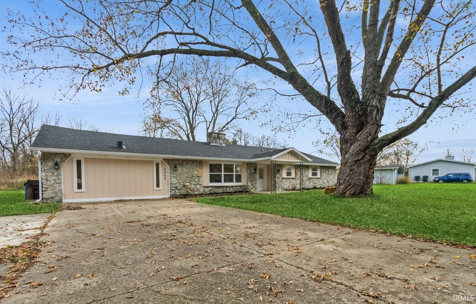 W South Dr, Yorktown, IN 47396