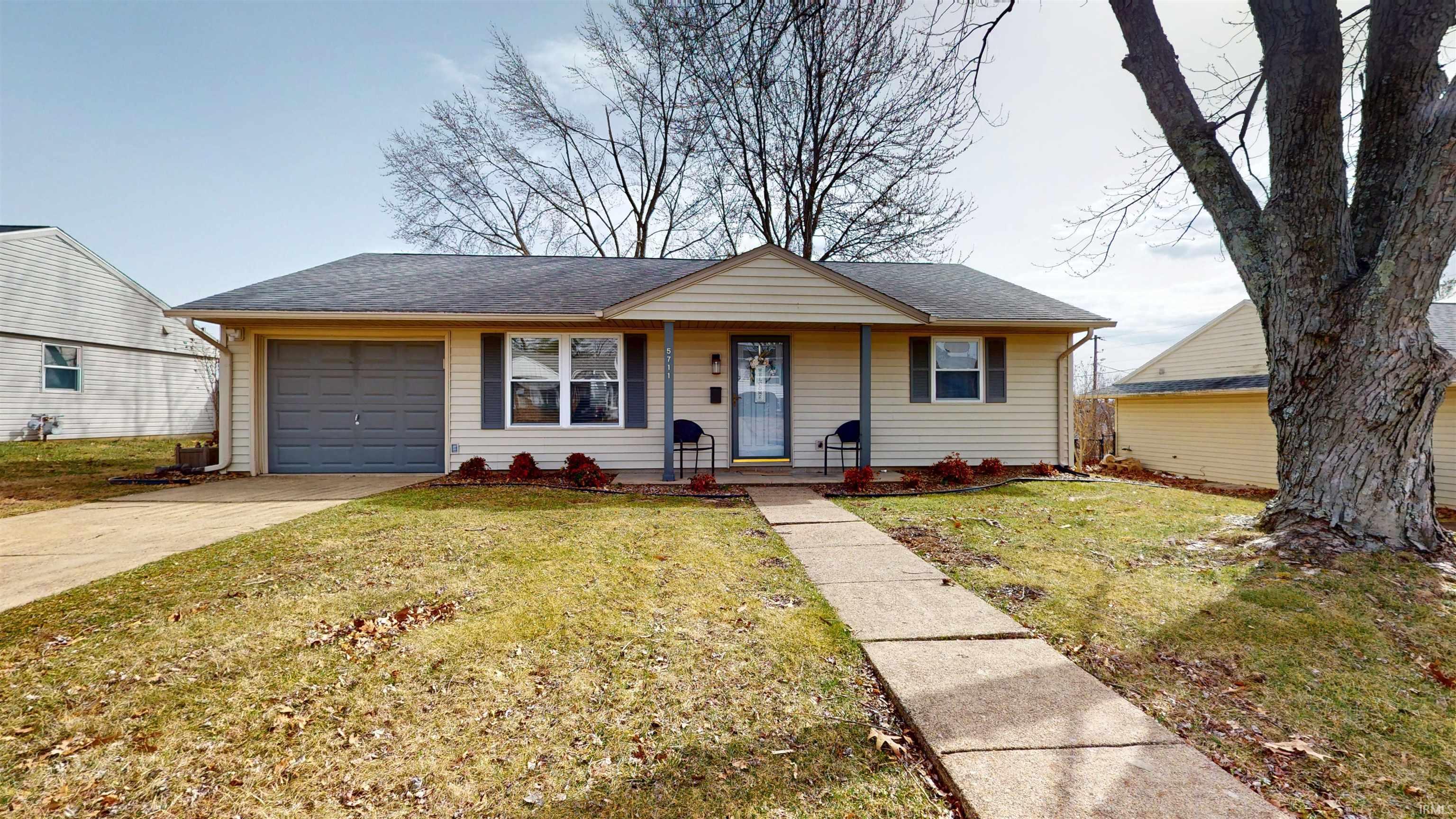 Ashbrooke Rd, Evansville, IN 47710