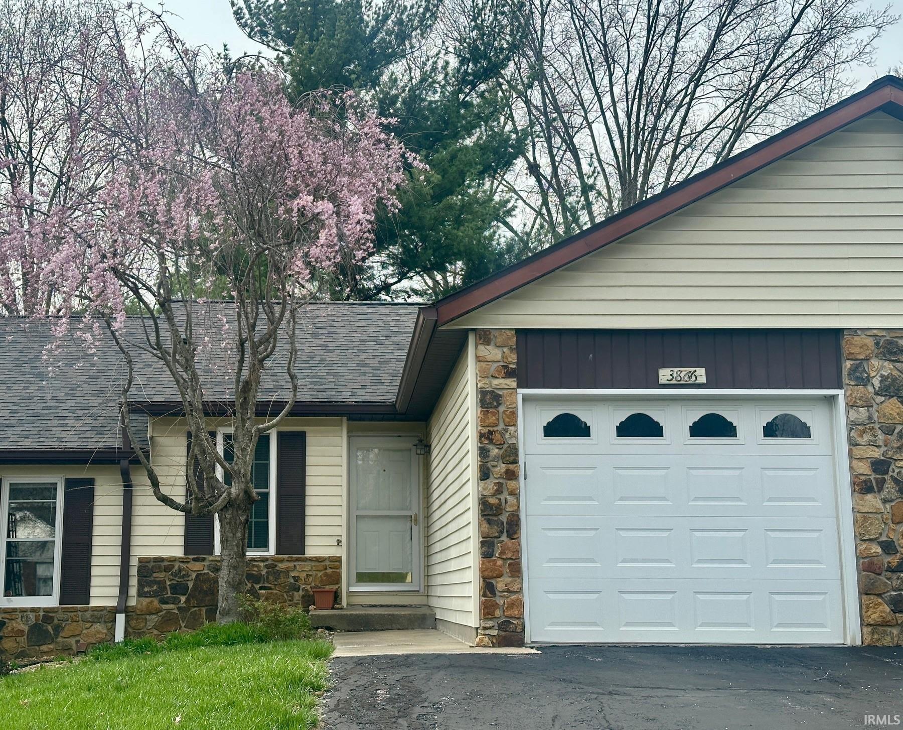 S Laurel Ct, Bloomington, IN 47401