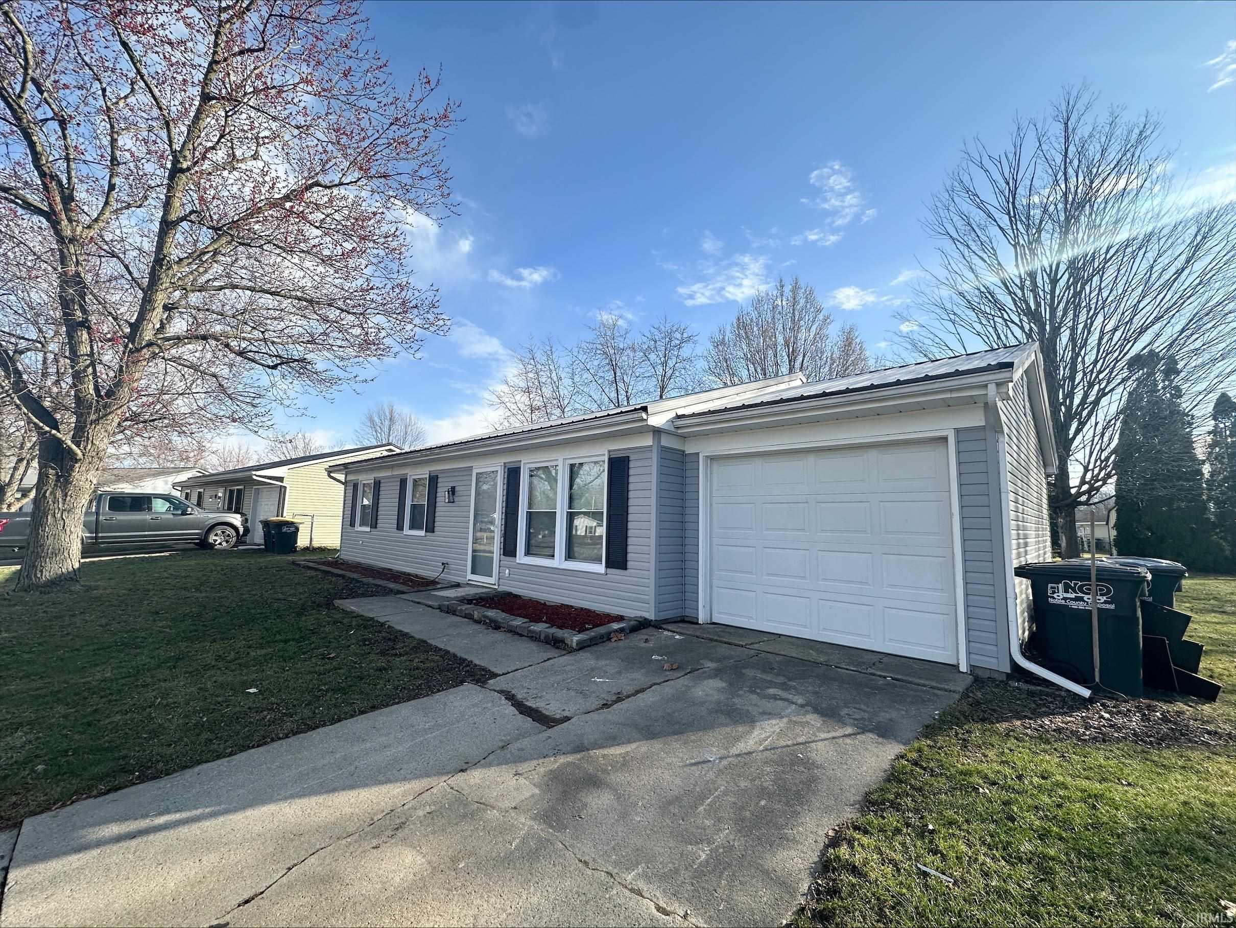 Penrose Dr, Kendallville, IN 46755